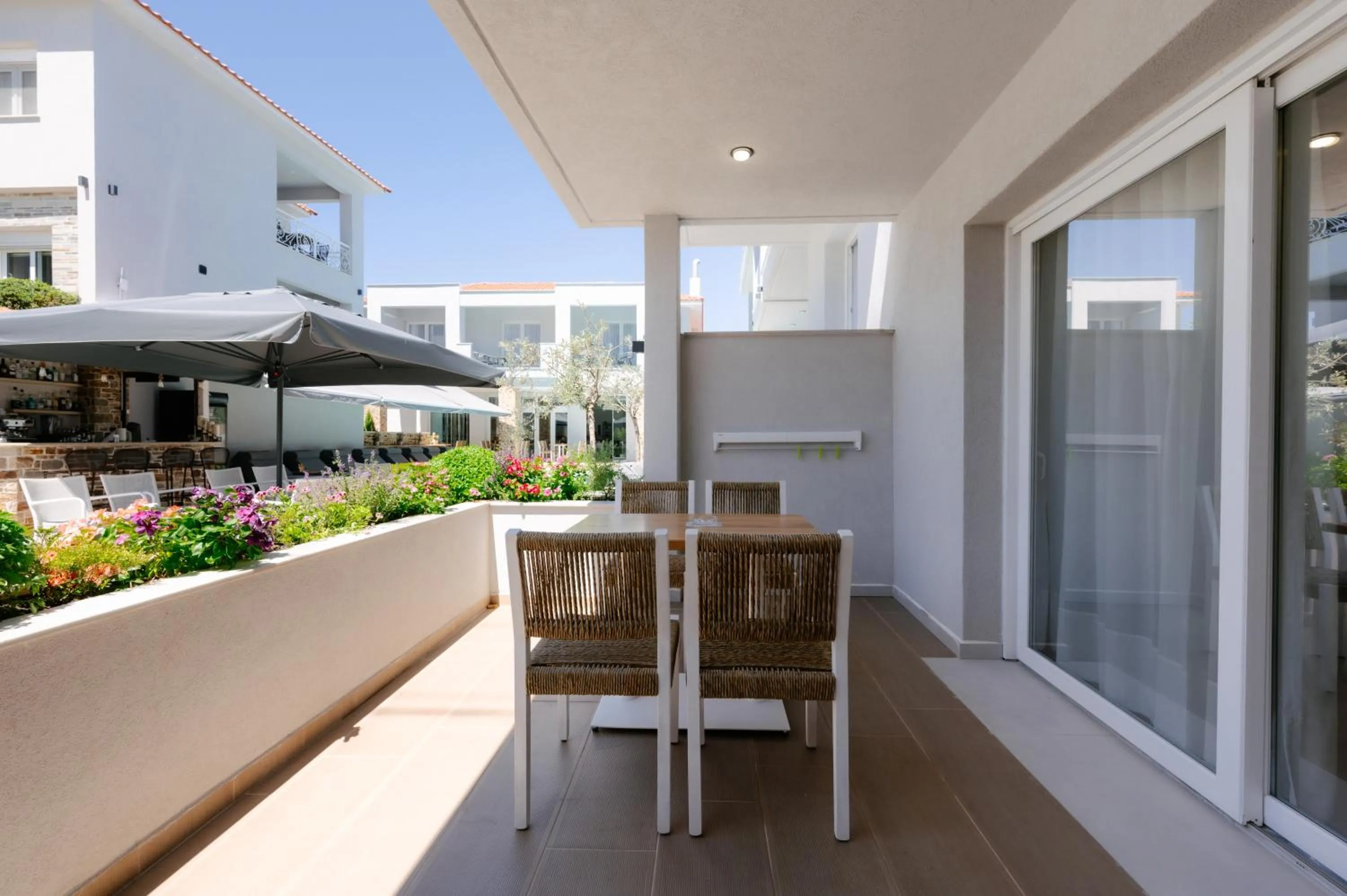 Property building in Metsikas Residence