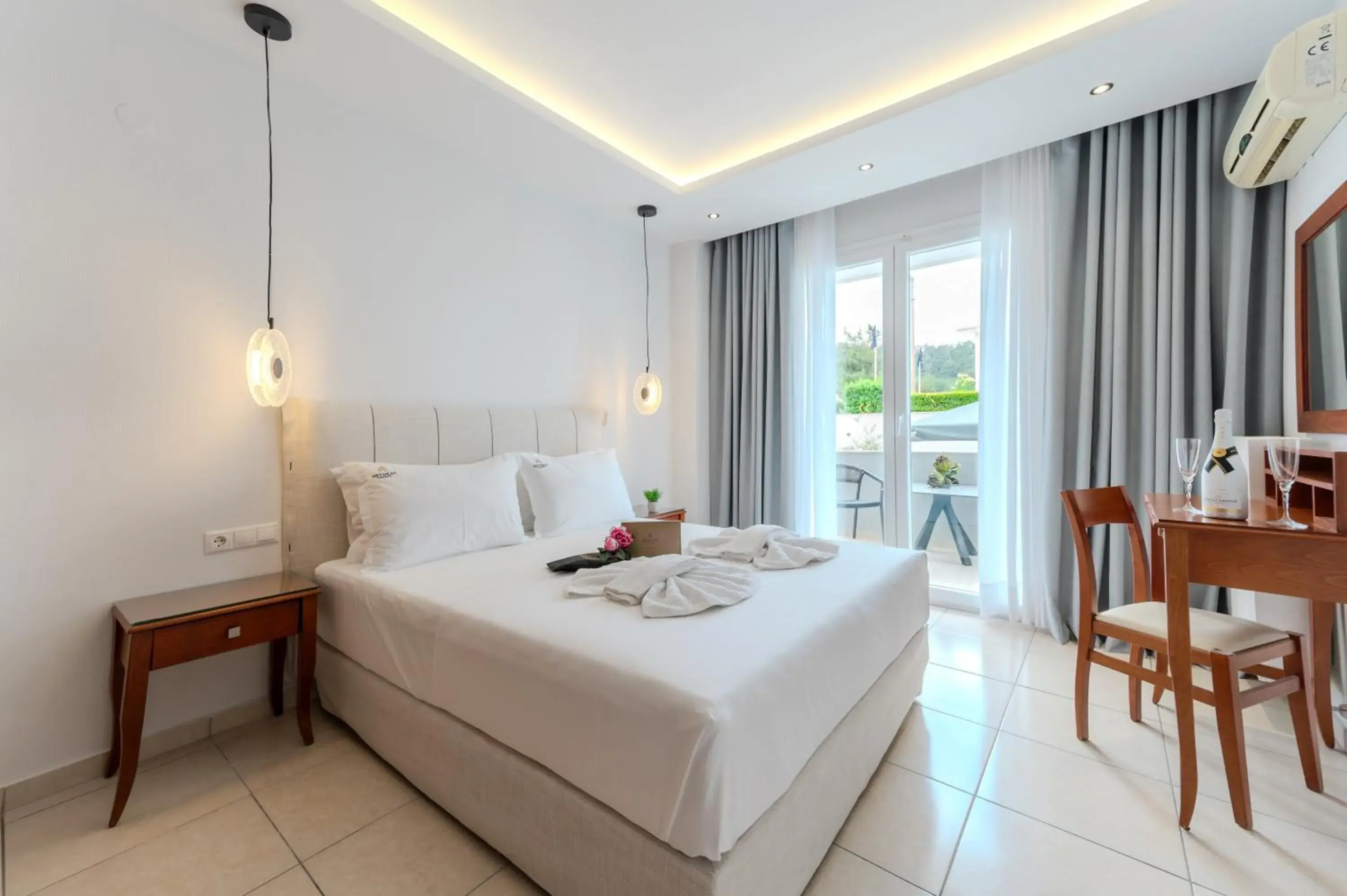 Deluxe Junior Suite in Metsikas Residence Deluxe Junior Suite in Metsikas Residence