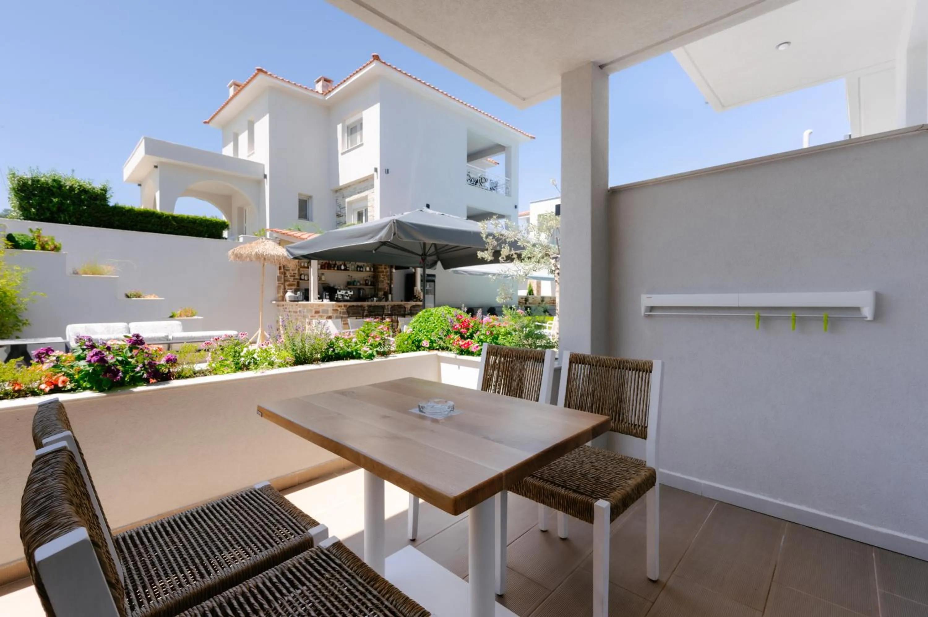 Property building in Metsikas Residence