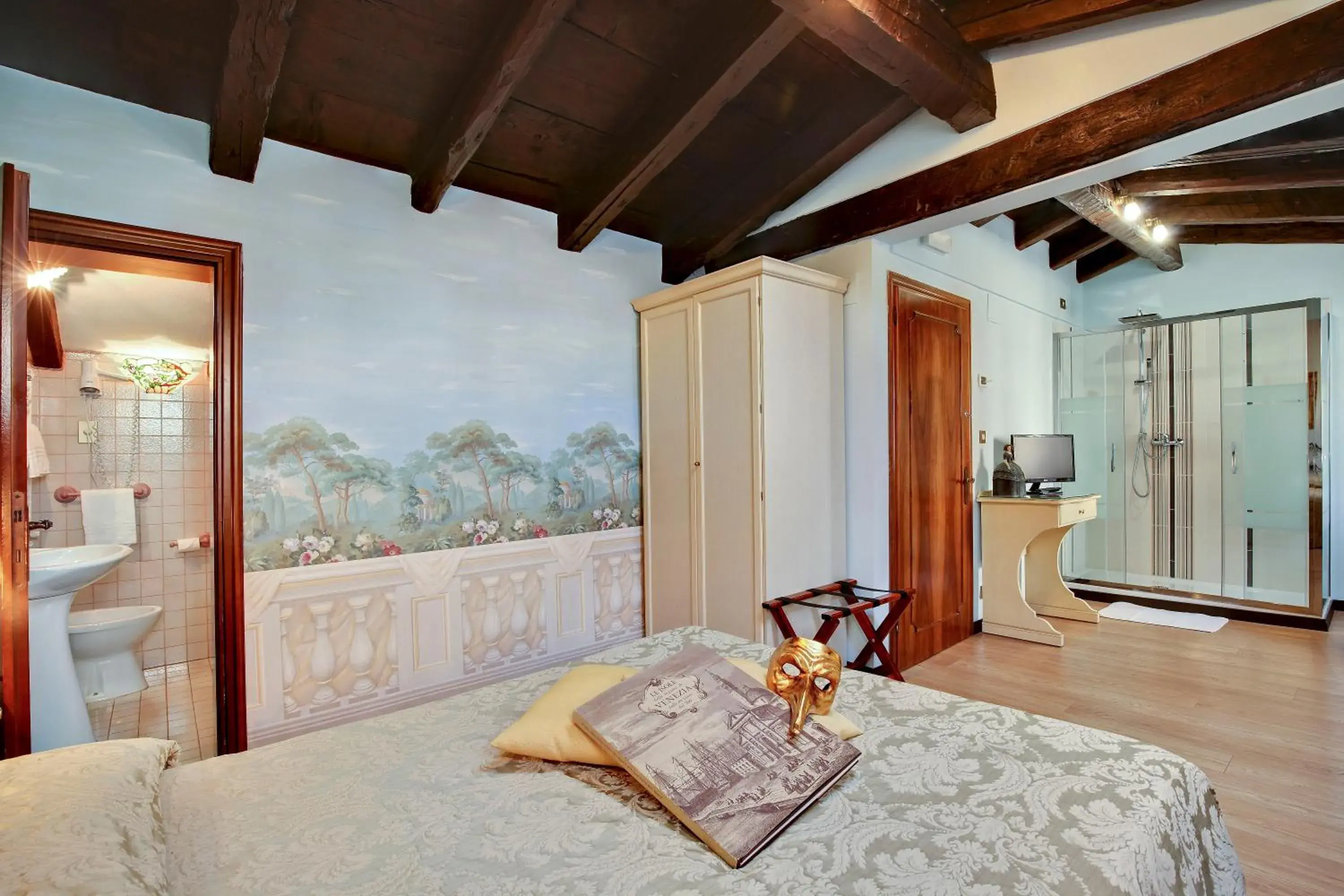 Comfort Double Room in Locanda Antico Fiore Comfort Double Room in Locanda Antico Fiore