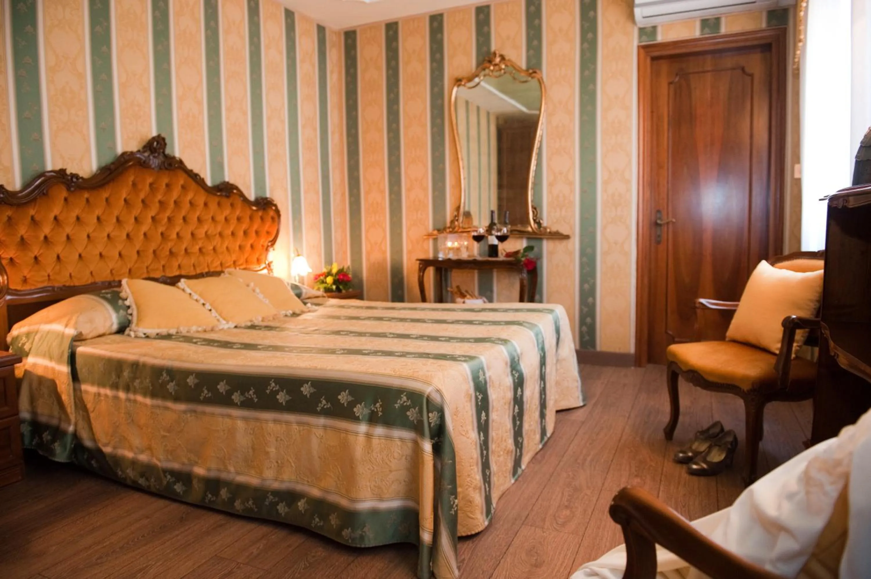 Photo of the whole room, Bed in Locanda Antico Fiore