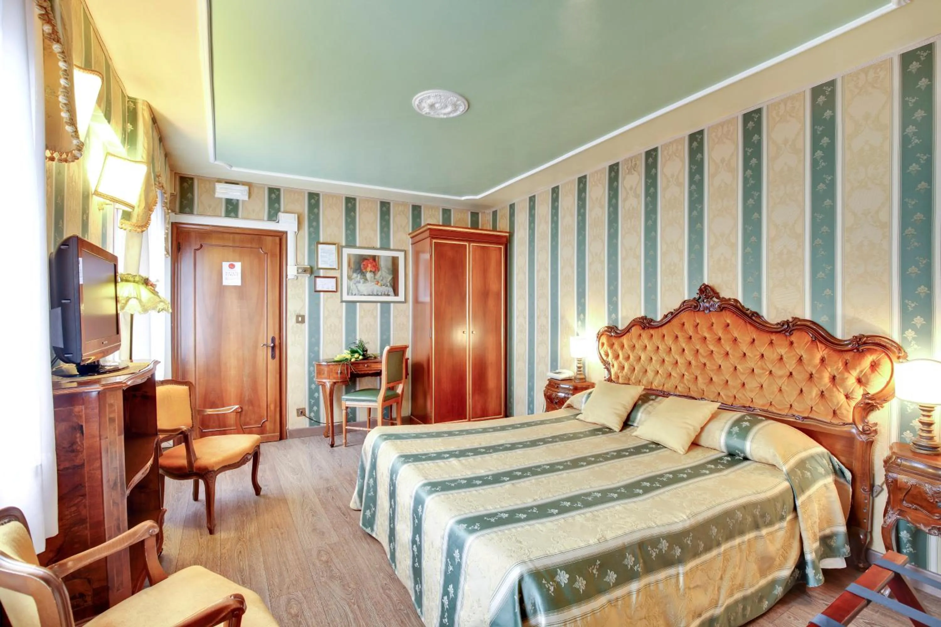 Photo of the whole room, Bed in Locanda Antico Fiore