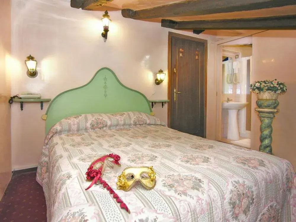 Small Single Room - Attic in Locanda Antico Fiore Small Single Room - Attic in Locanda Antico Fiore