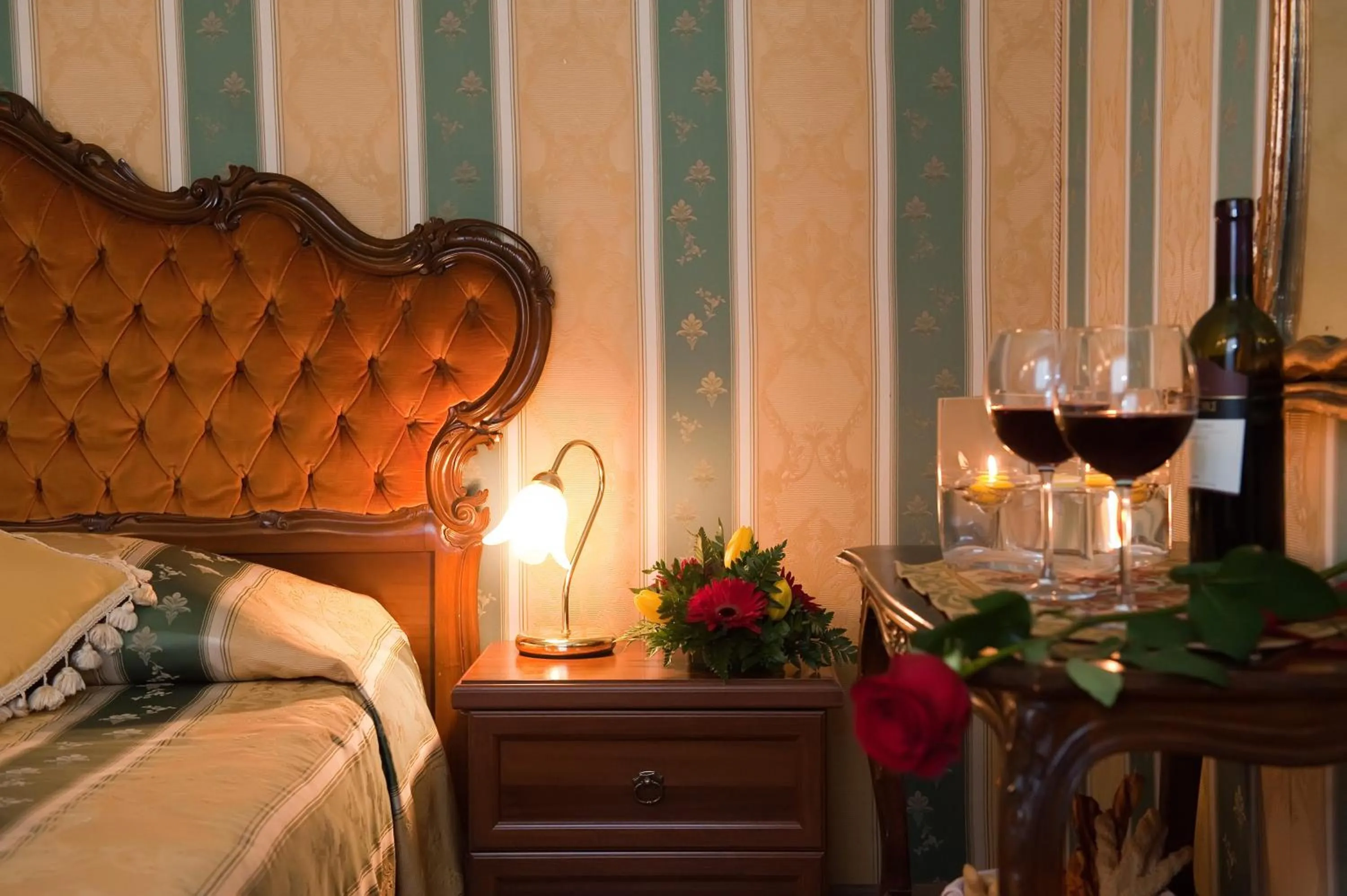 Decorative detail, Bed in Locanda Antico Fiore