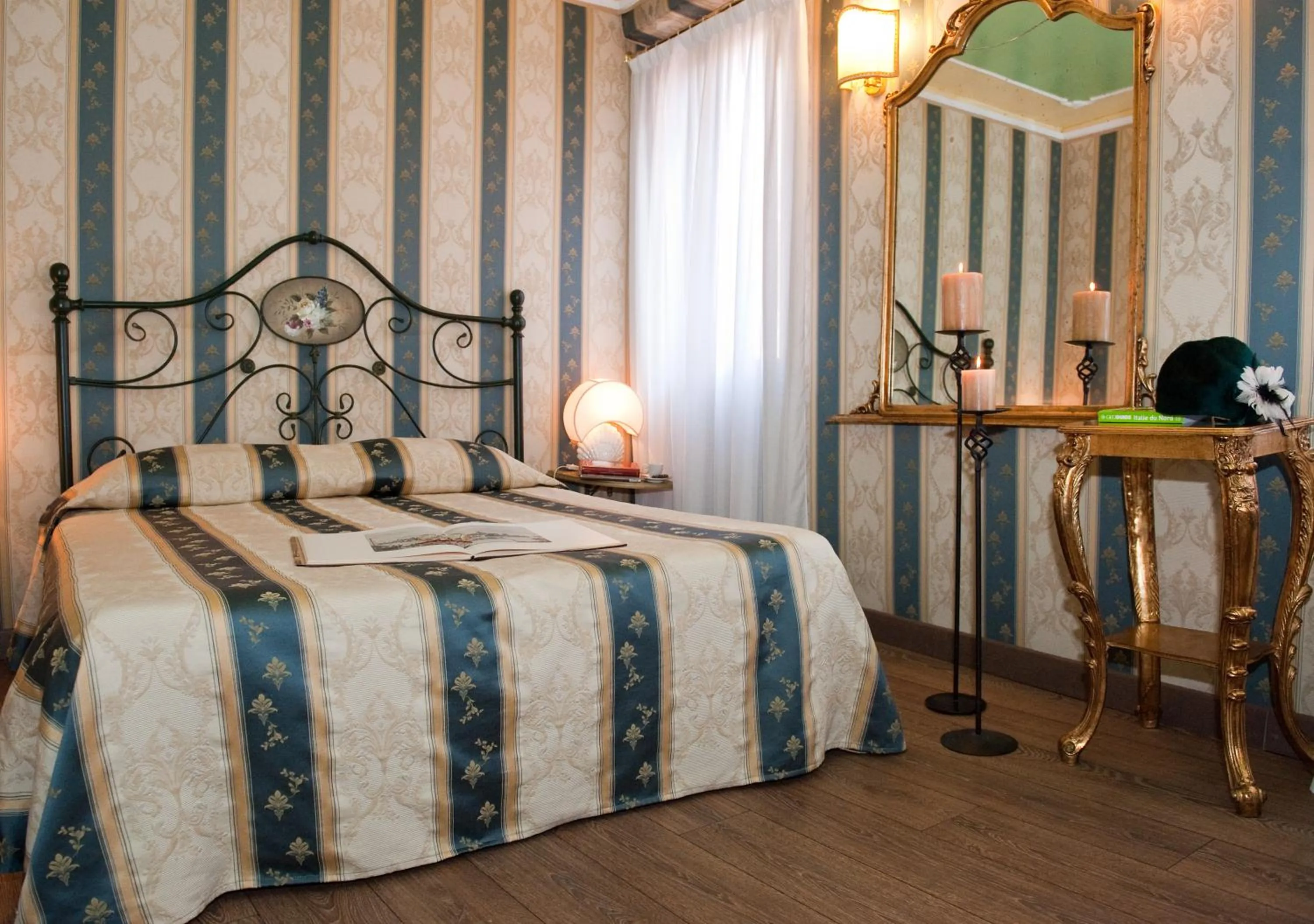 Photo of the whole room, Bed in Locanda Antico Fiore