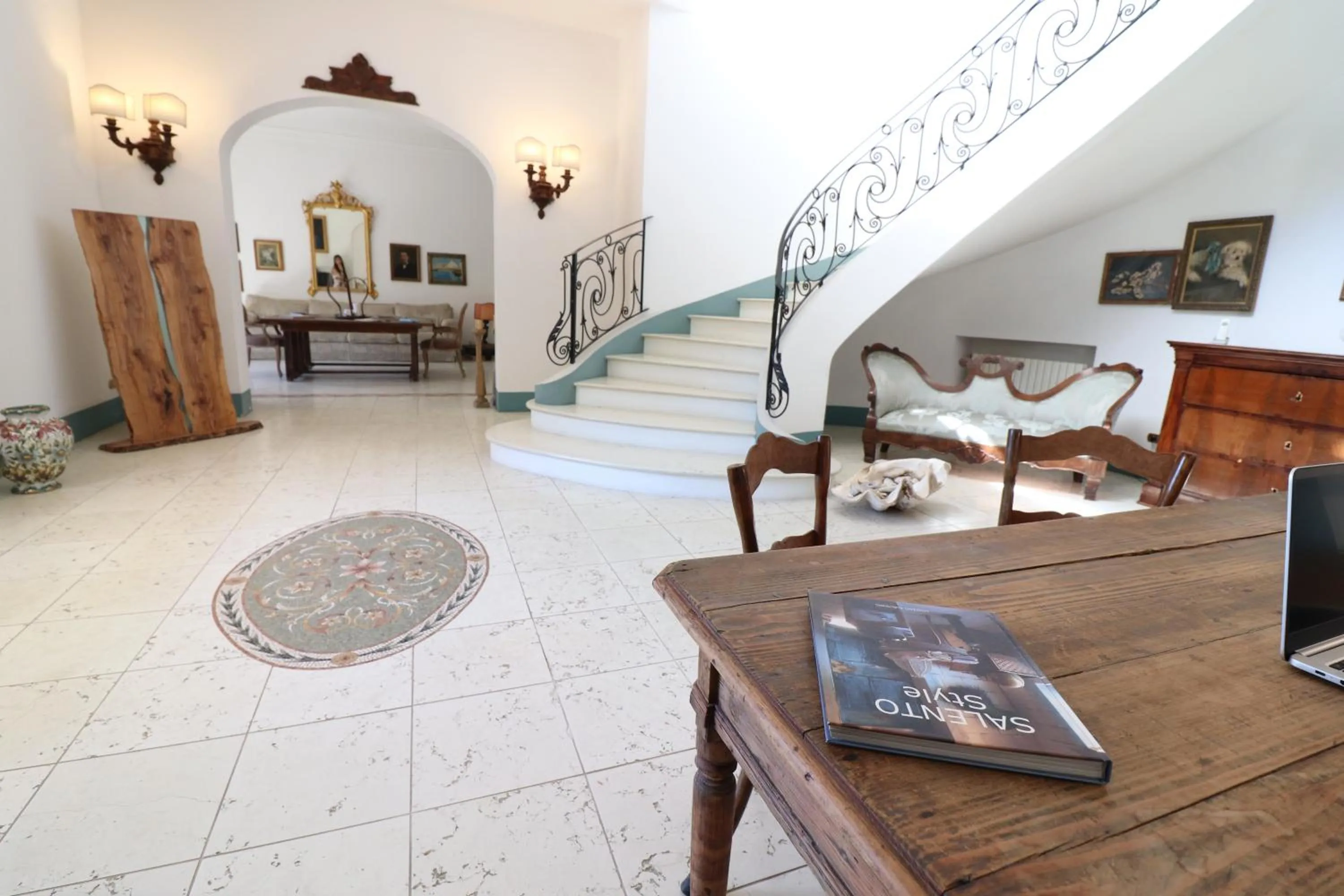 Lobby or reception in Relais Delle Rose