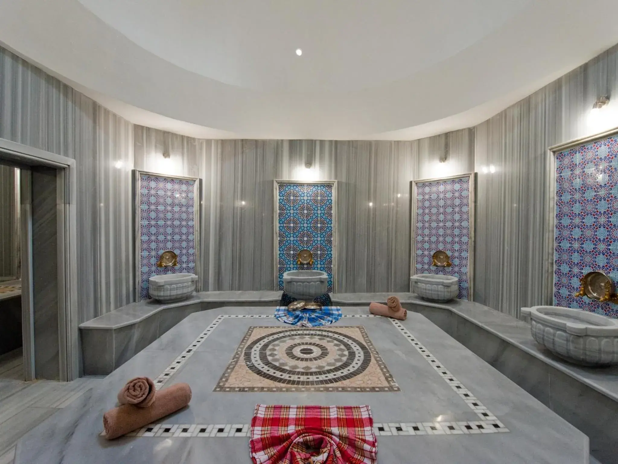 Steam room, Bed in Elegance Resort Hotel & SPA Wellness-Aqua Steam room, Bed in Elegance Resort Hotel & SPA Wellness-Aqua