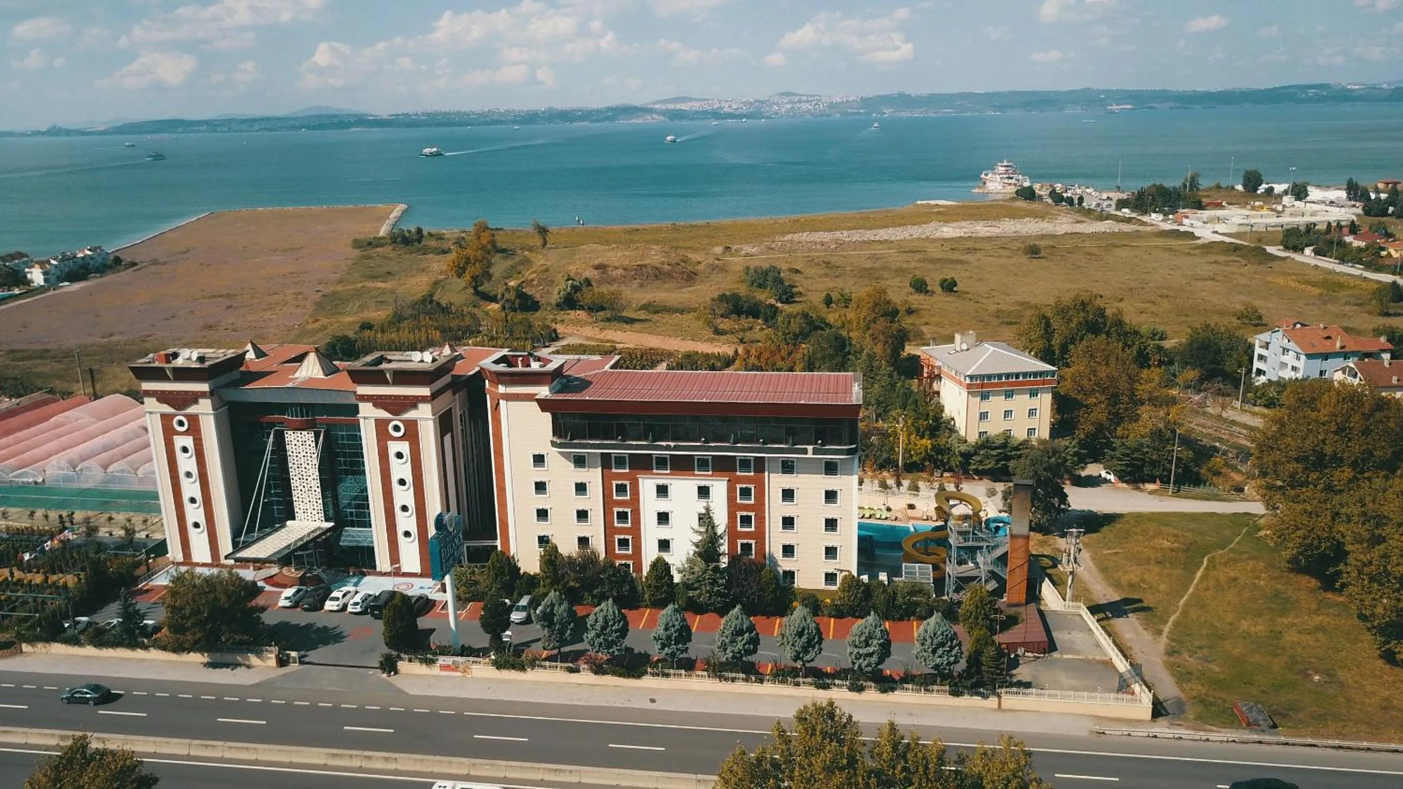 Property building in Elegance Resort Hotel & SPA Wellness-Aqua