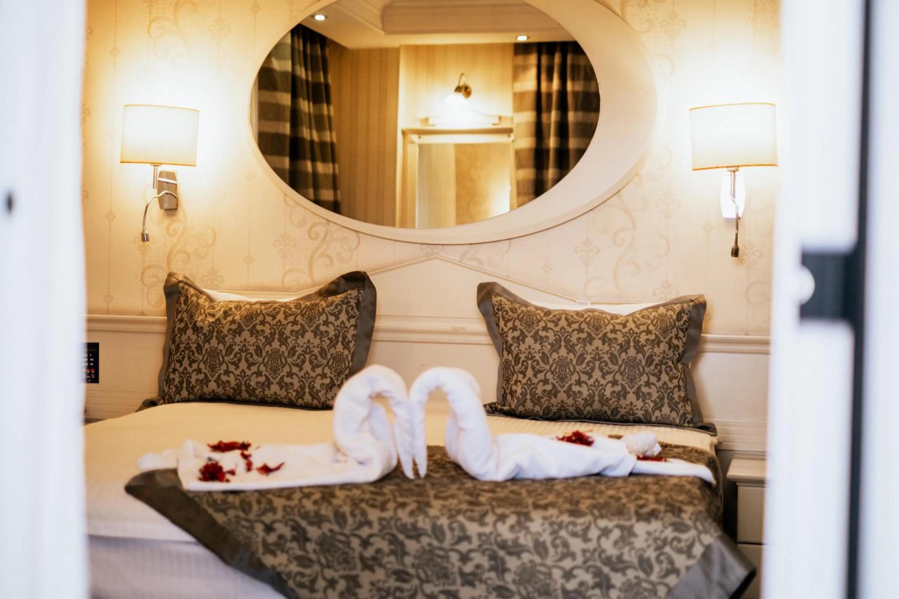 Bed in Elegance Resort Hotel & SPA Wellness-Aqua