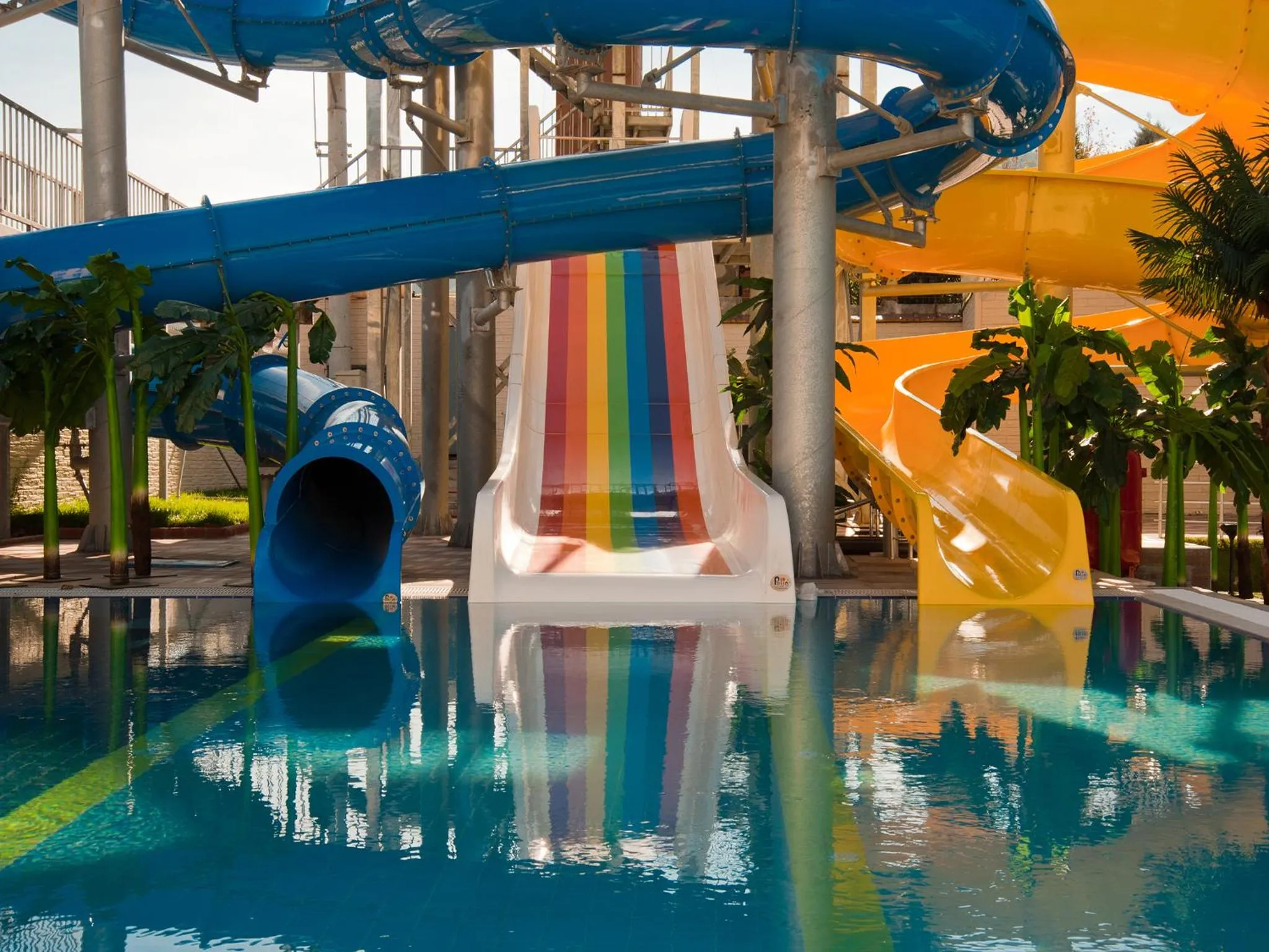 Swimming pool in Elegance Resort Hotel & SPA Wellness-Aqua