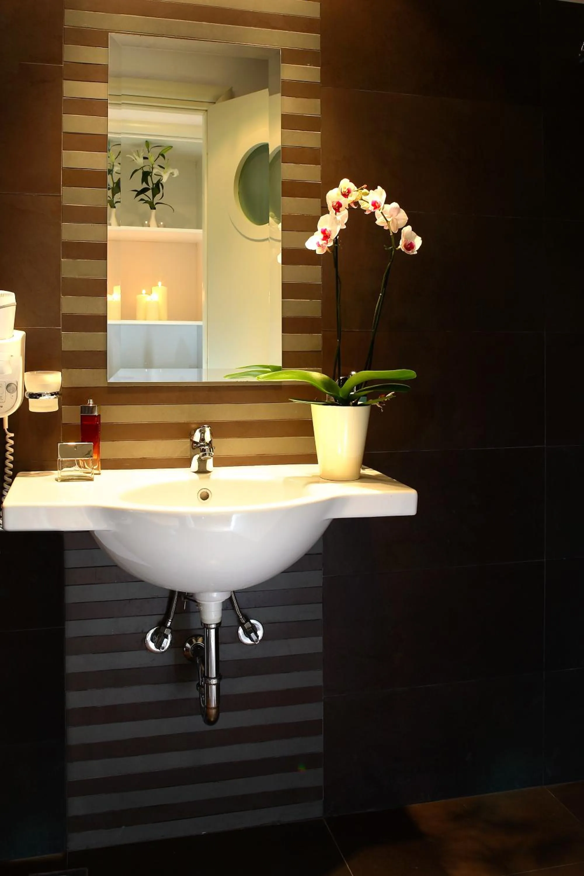 Bathroom in Matogianni Hotel