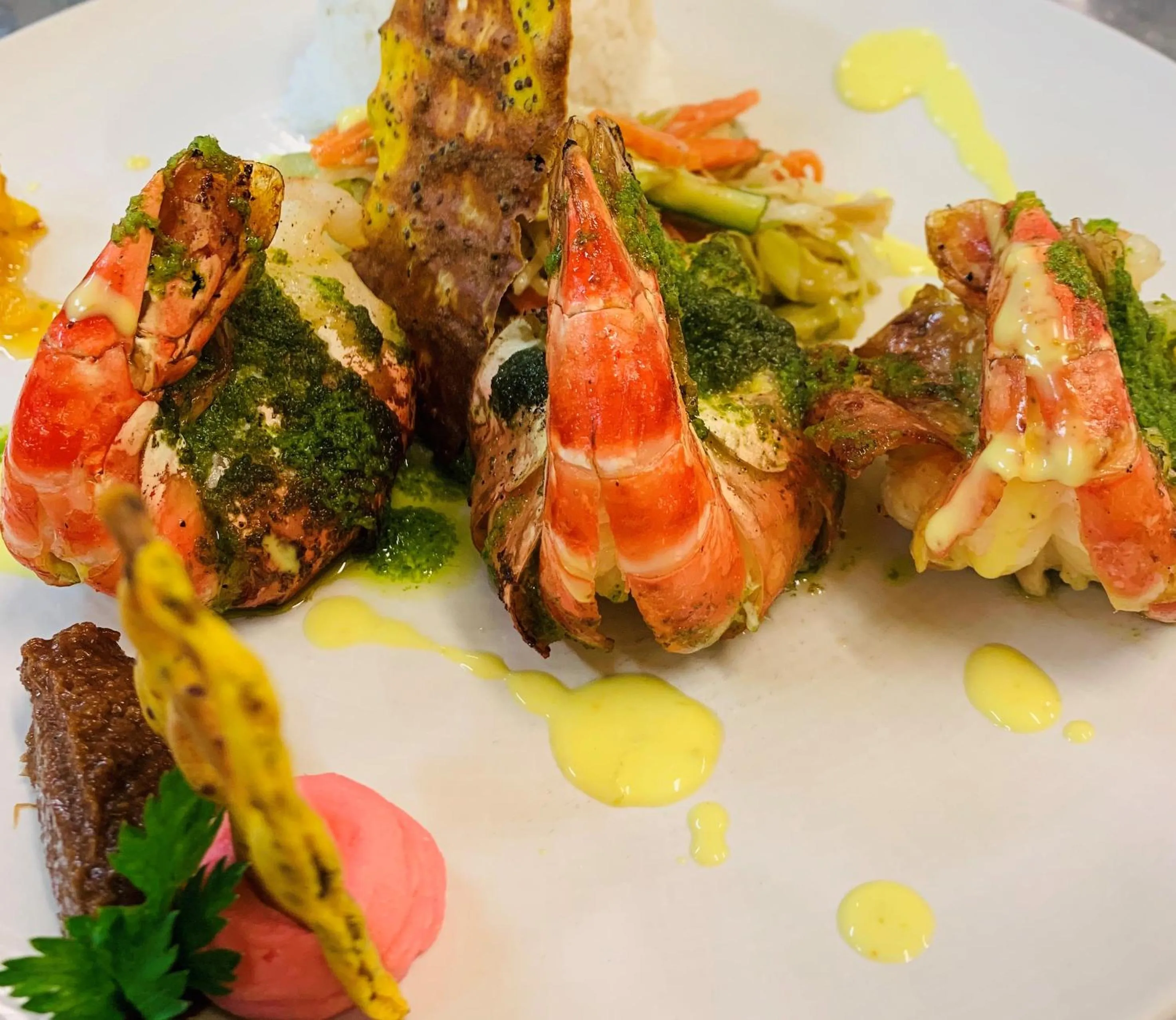 Restaurant/places to eat in Le Nautile Beachfront