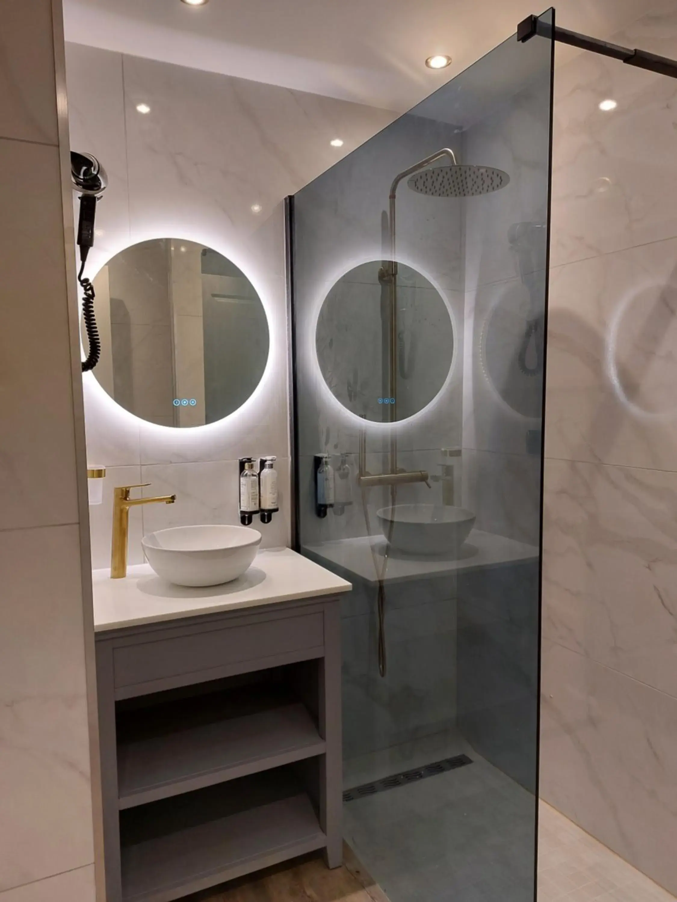 Superior Double Room with Sea View - single occupancy in Le Nautile Beachfront Superior Double Room with Sea View - single occupancy in Le Nautile Beachfront