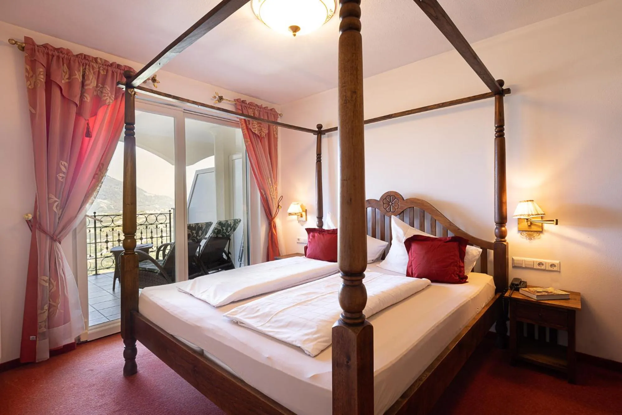 Bedroom, Bed in Hotel Finkennest - Panoramic Garden Resort