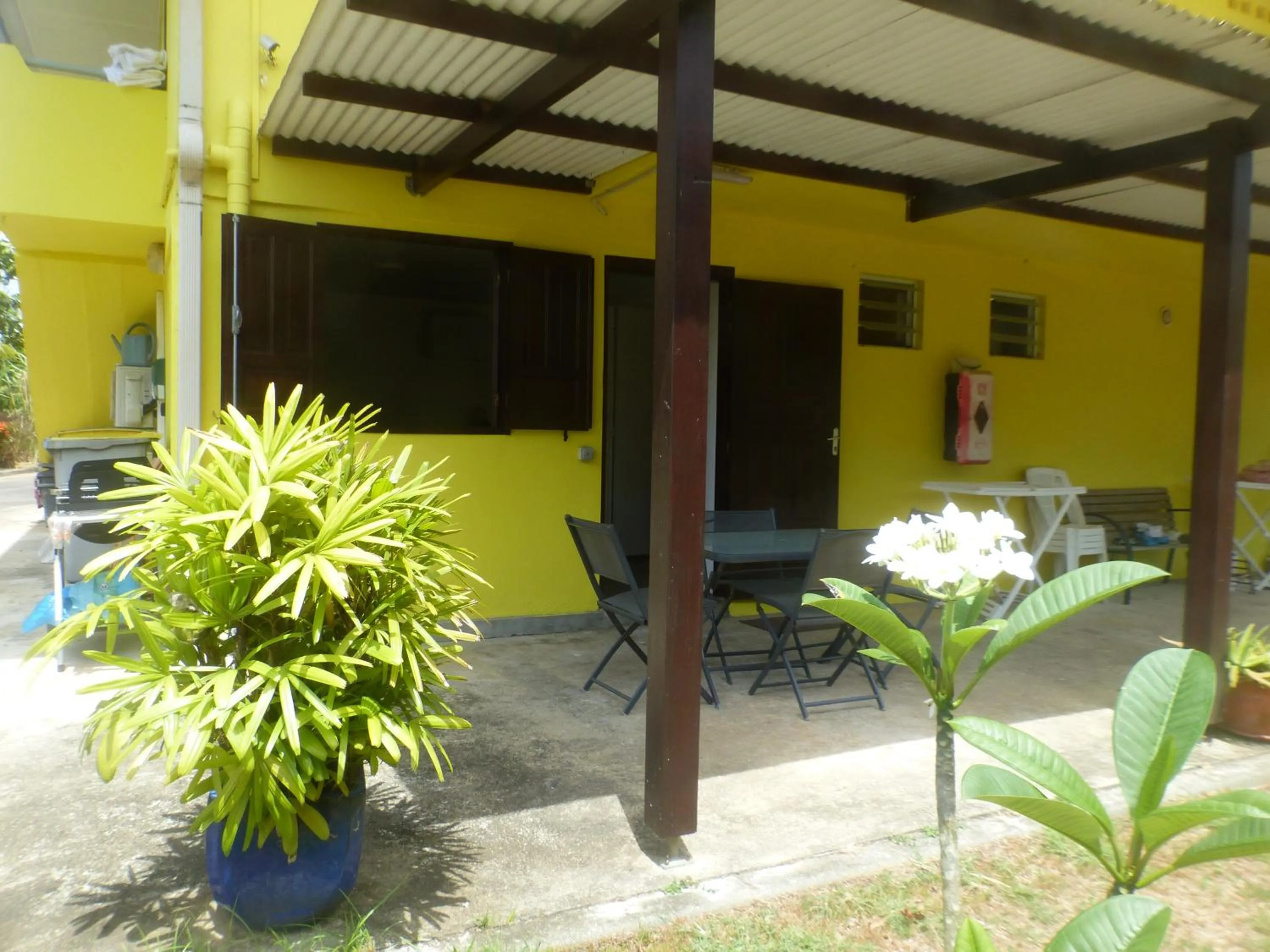 Patio in Au Petit Canal Fleuri