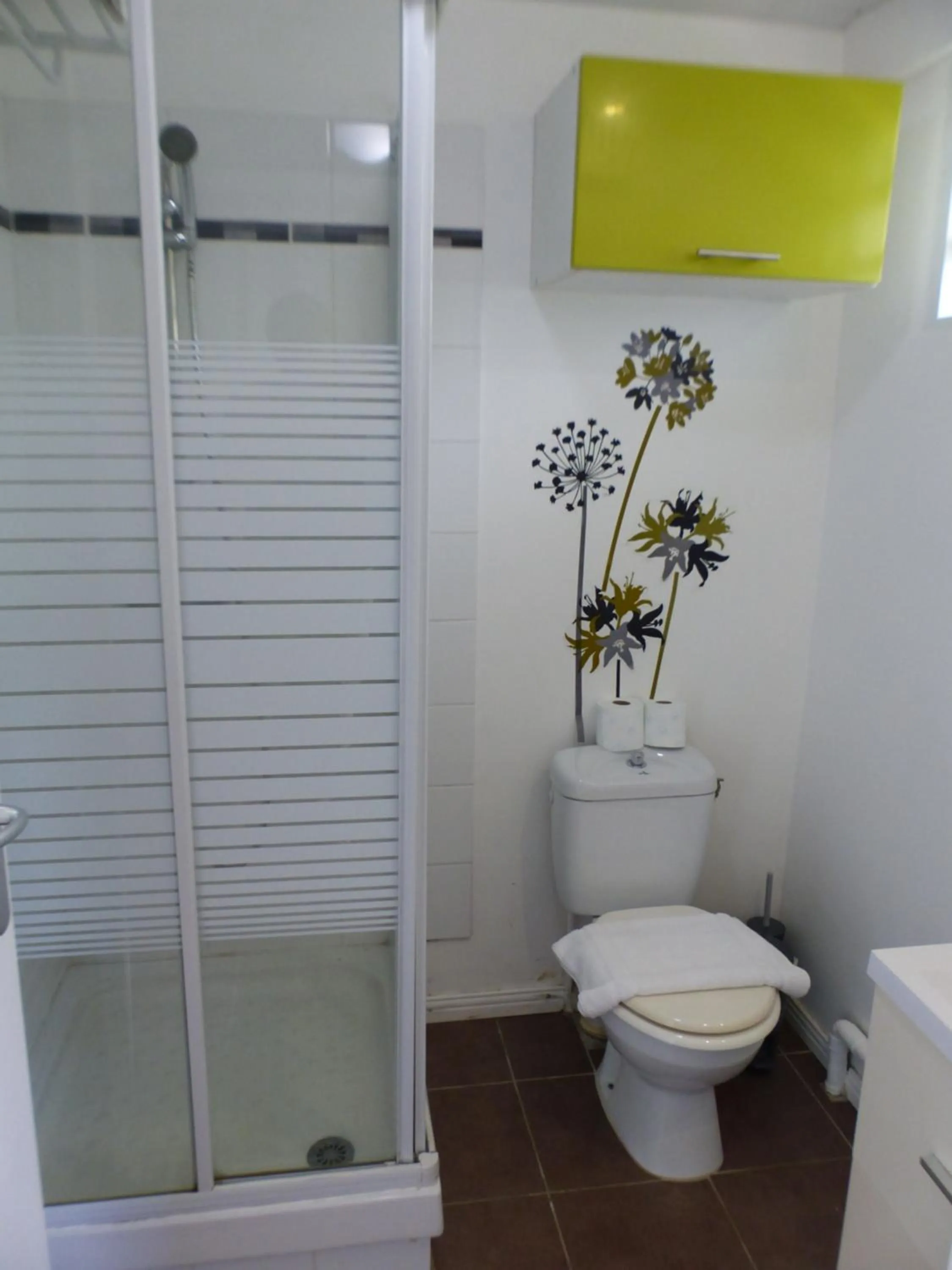 Shower in Au Petit Canal Fleuri