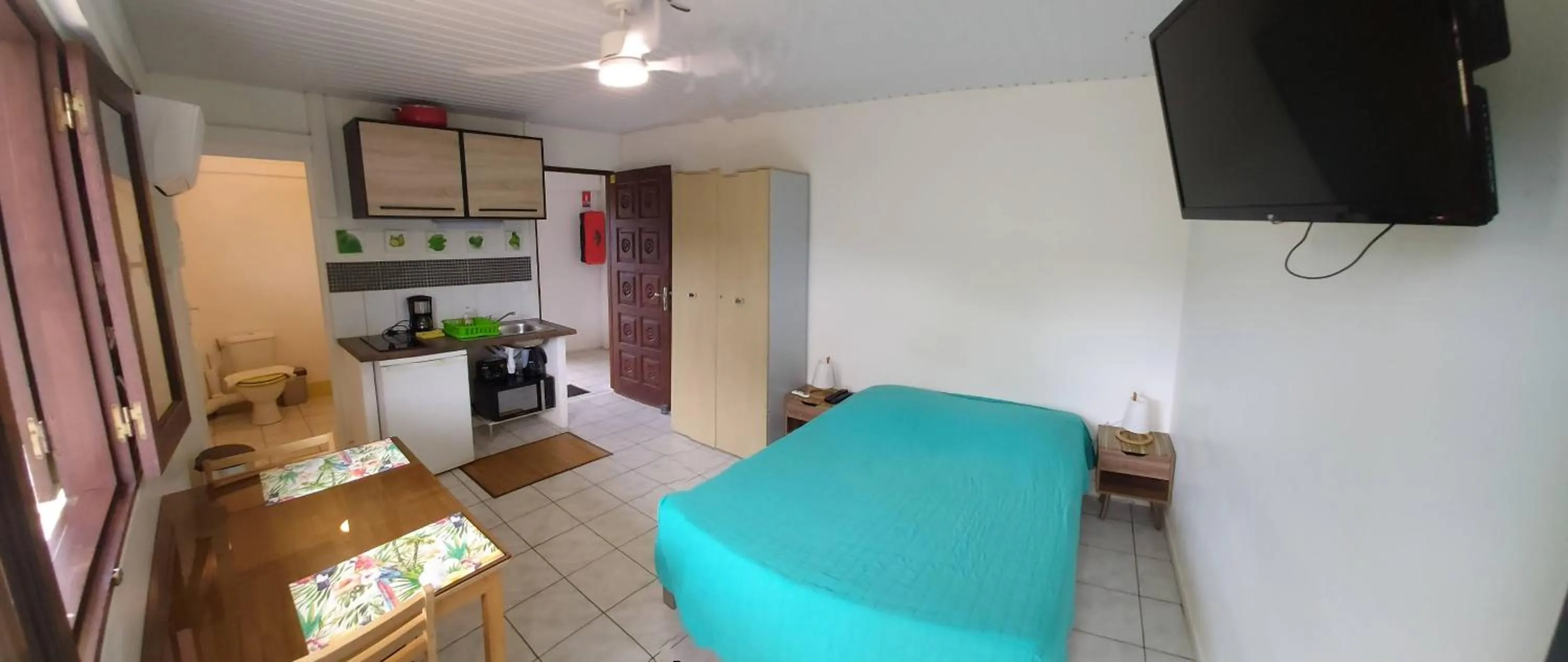 Bed in Au Petit Canal Fleuri