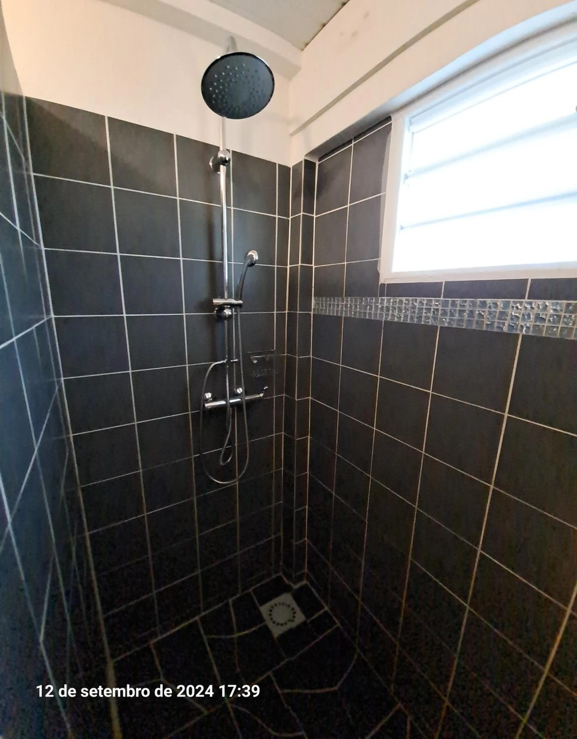 Shower in Au Petit Canal Fleuri