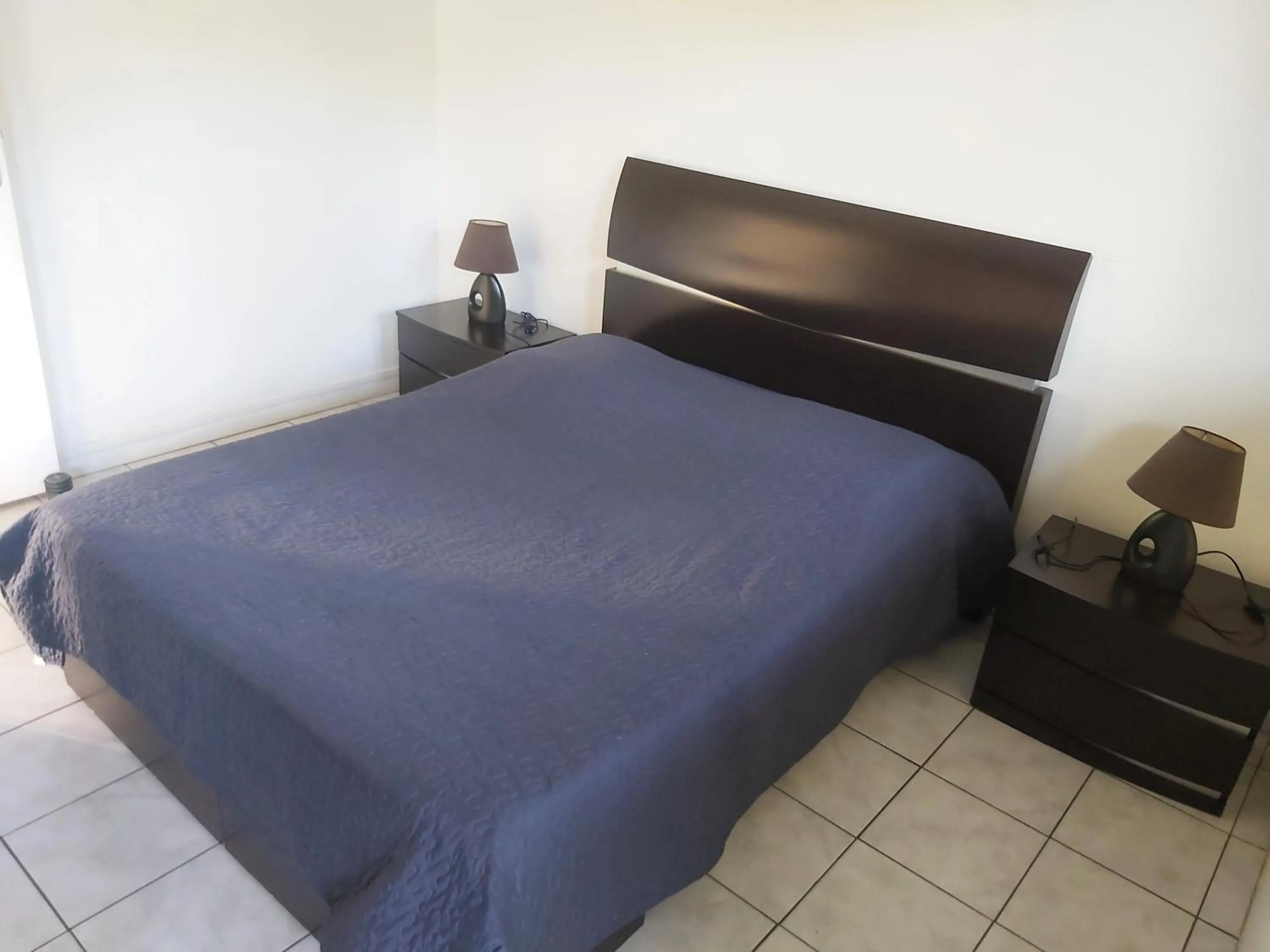 Bedroom, Bed in Au Petit Canal Fleuri