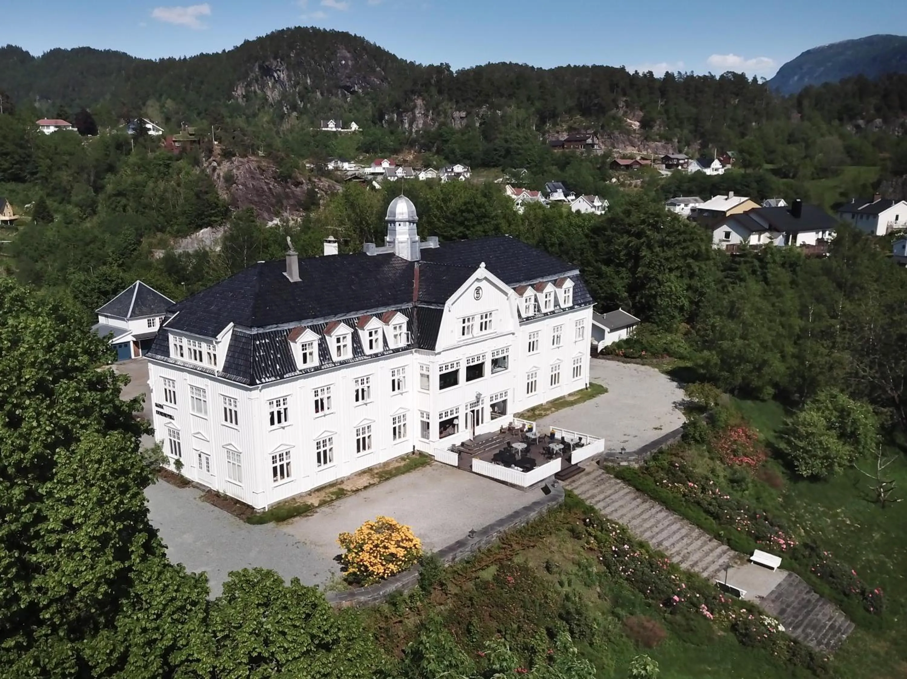 Facade/entrance in Sauda Fjordhotell
