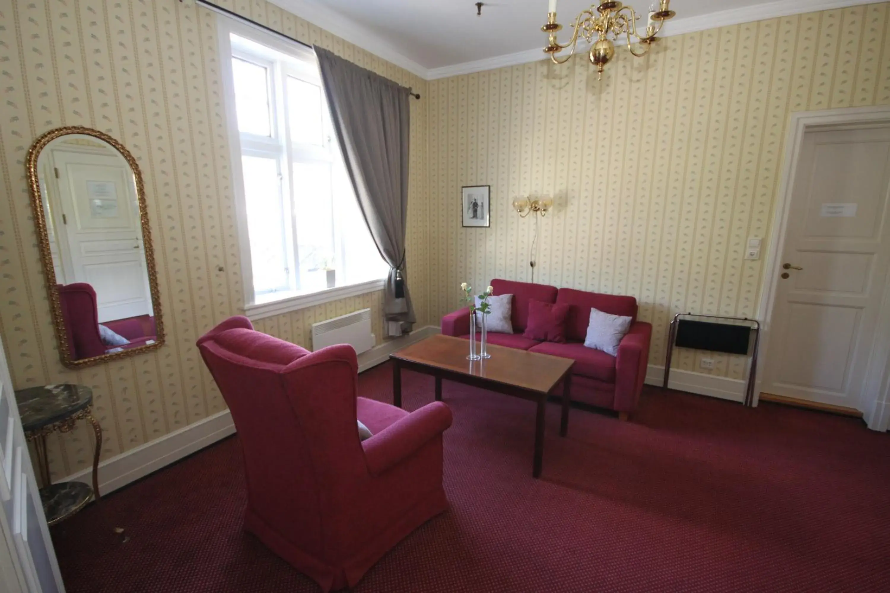 Junior Suite with Mountain View in Sauda Fjordhotell Junior Suite with Mountain View in Sauda Fjordhotell