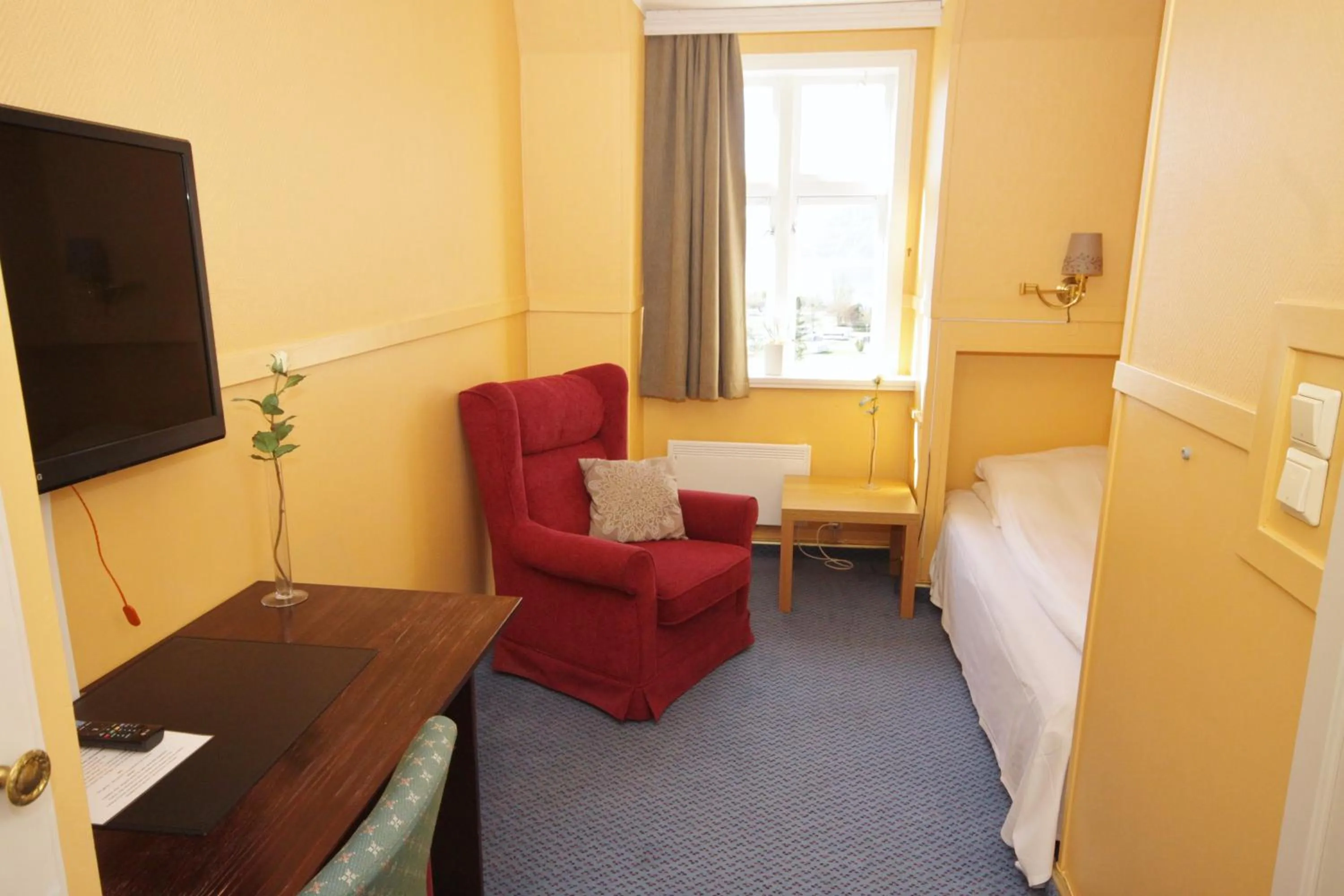 Bedroom, Bed in Sauda Fjordhotell