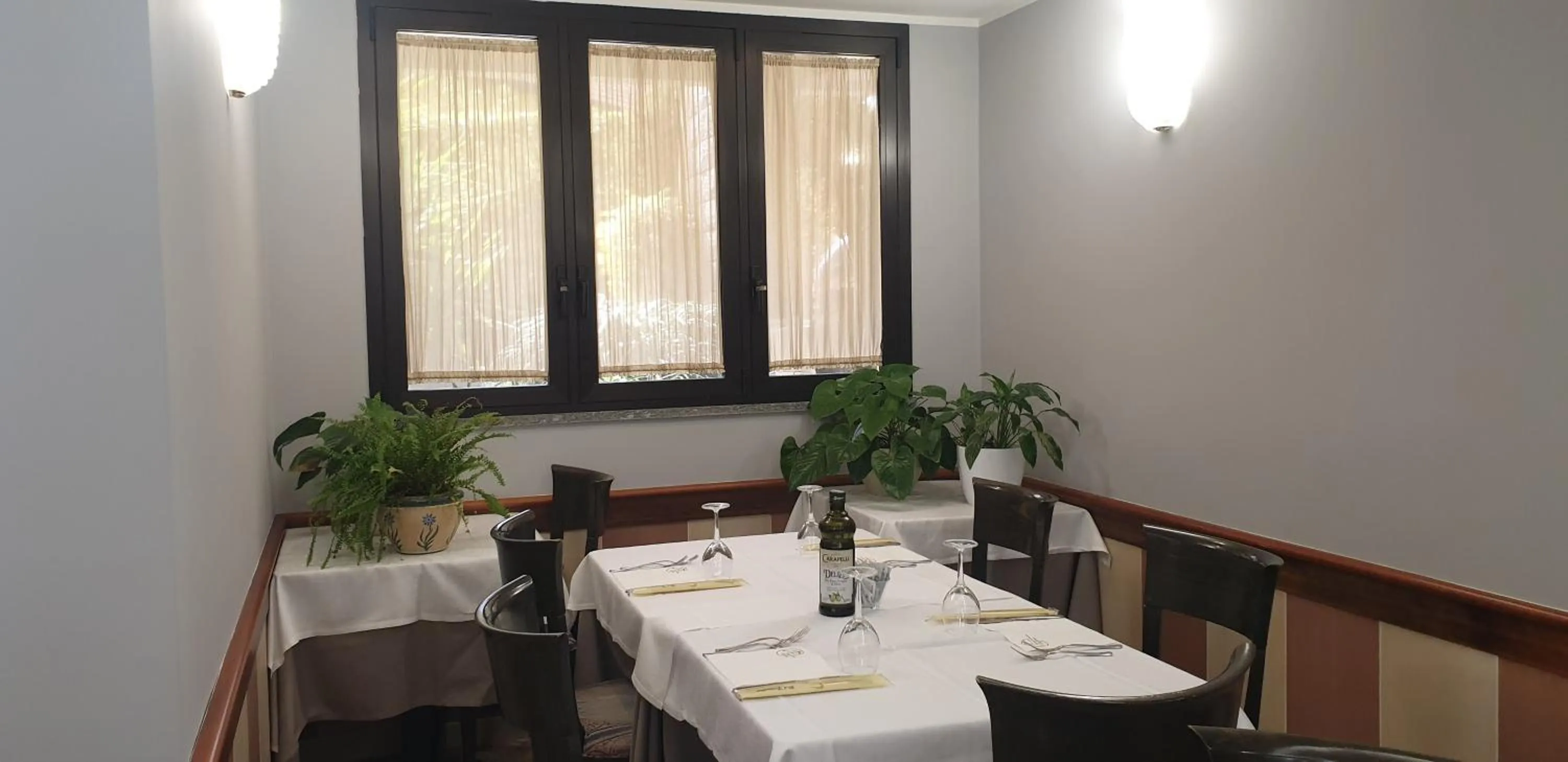 Restaurant/places to eat in Albergo Ristorante Il Delfino
