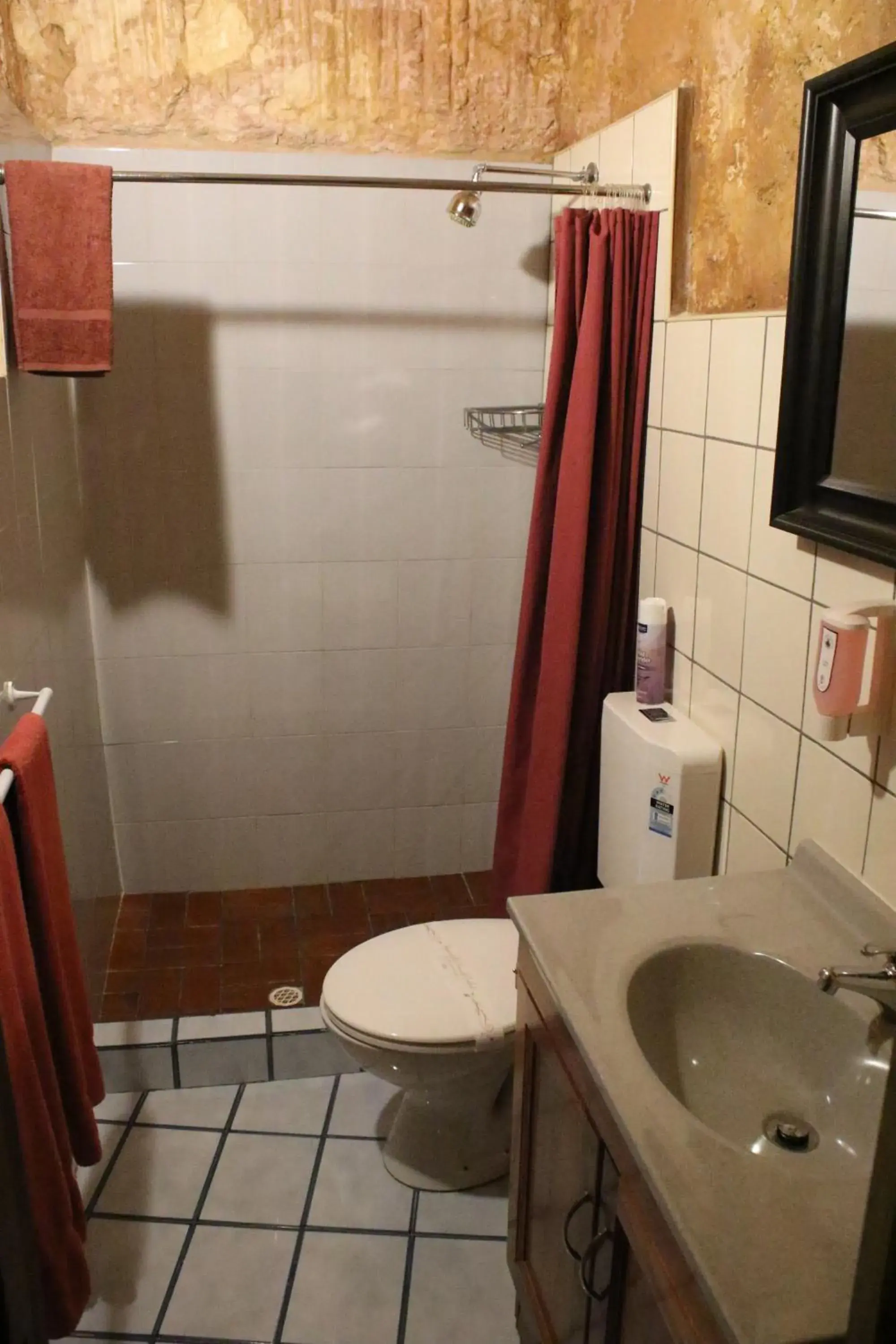 Double Room with Private Bathroom in The Underground Motel Double Room with Private Bathroom in The Underground Motel