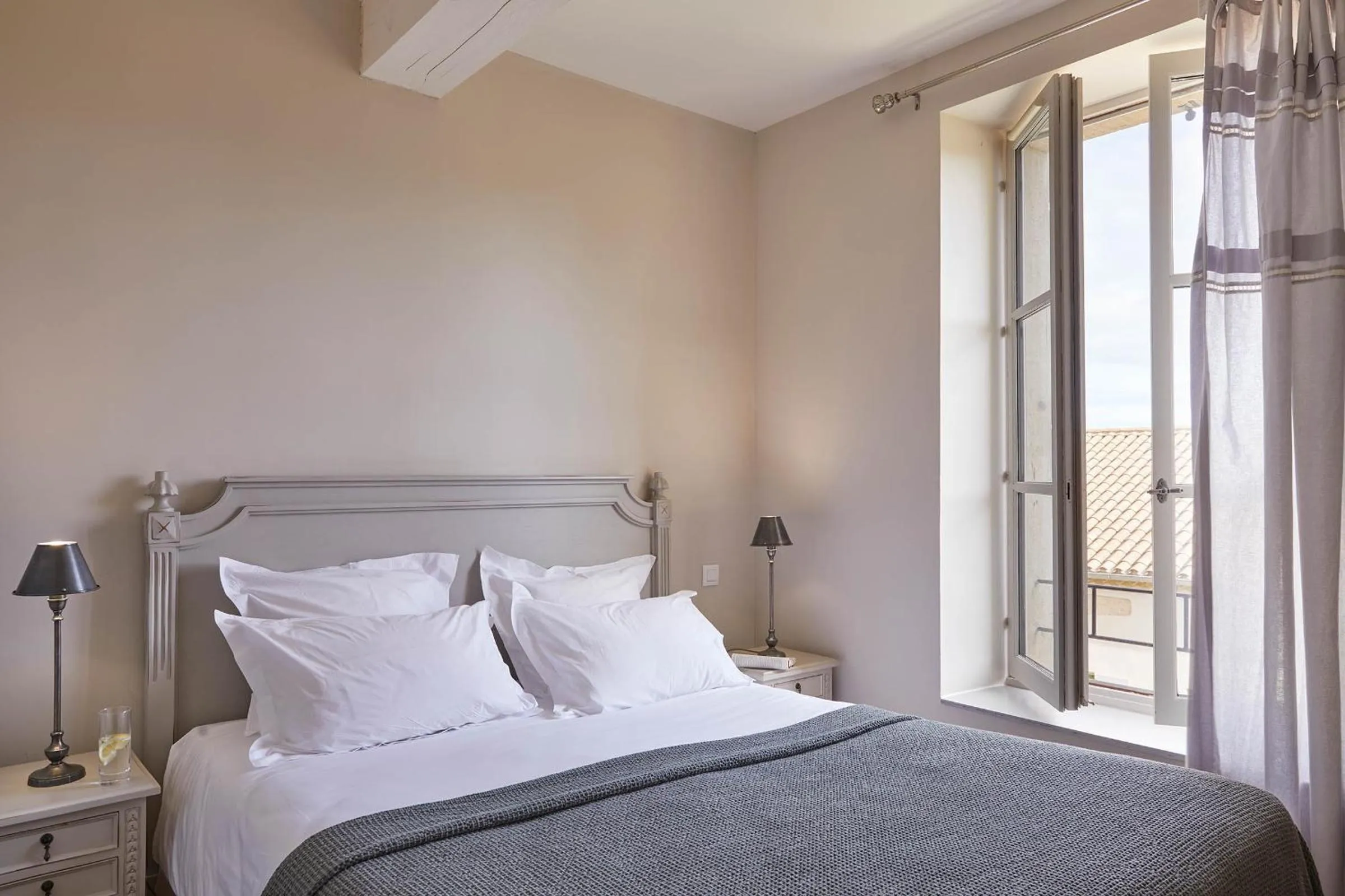 Bedroom, Bed in Château Les Carrasses