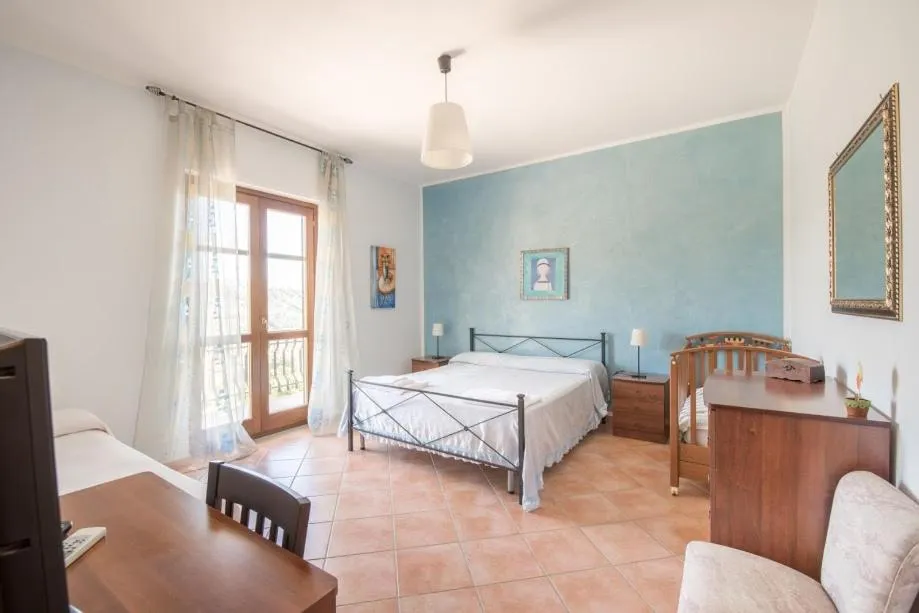 Bedroom, Bed in Villa Le Torrette