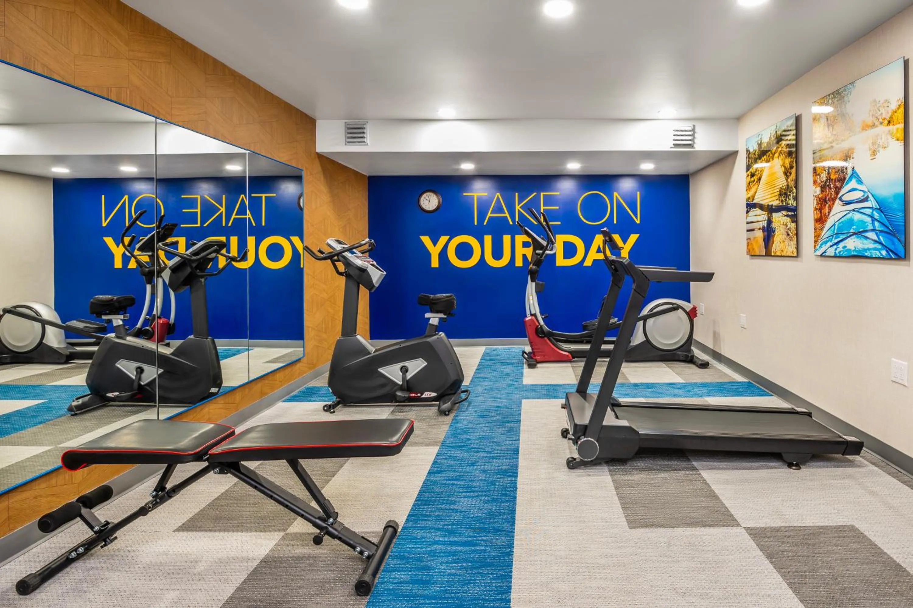 Fitness centre/facilities in Comfort Inn & Suites