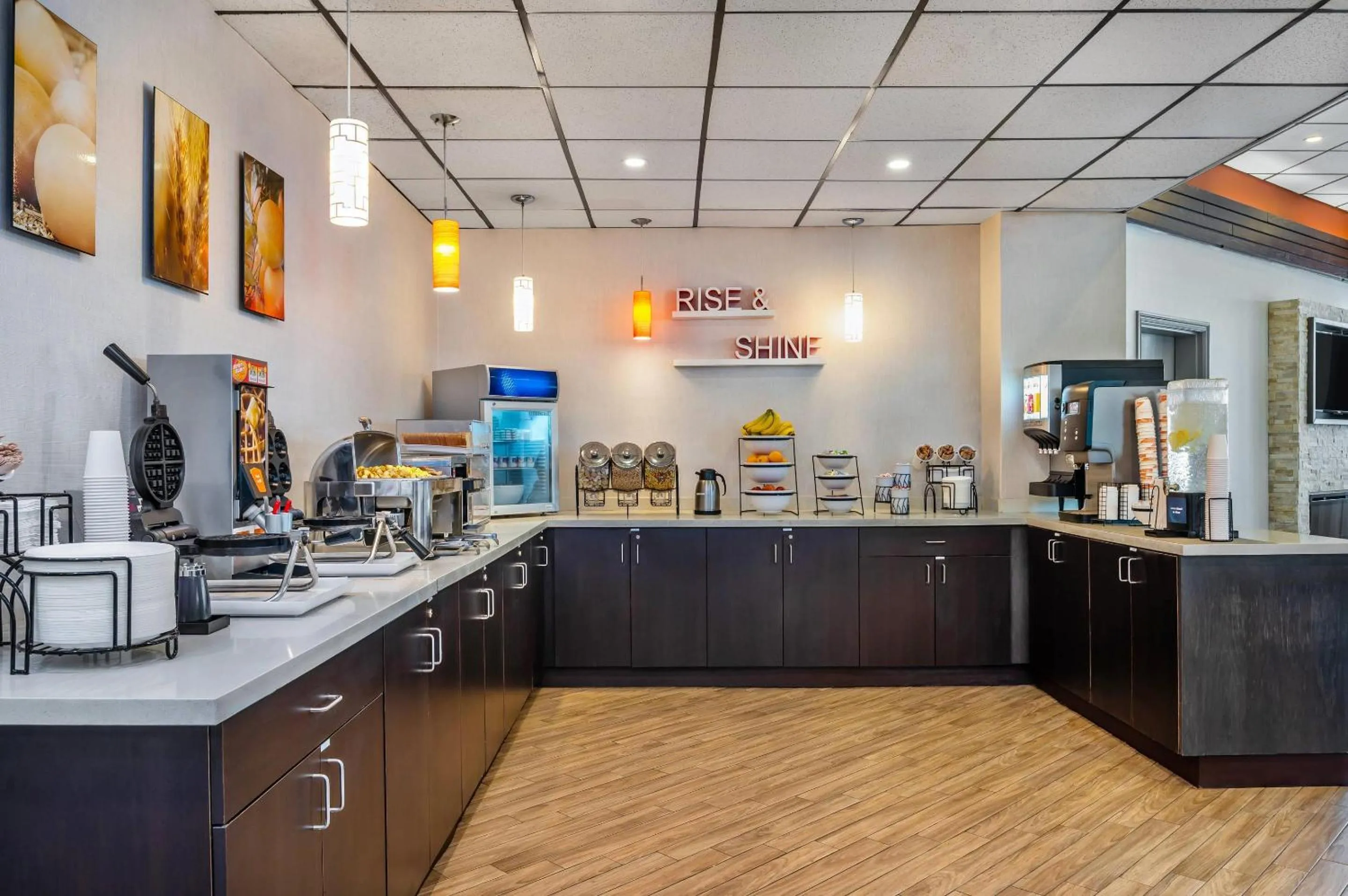 Breakfast in Comfort Inn & Suites