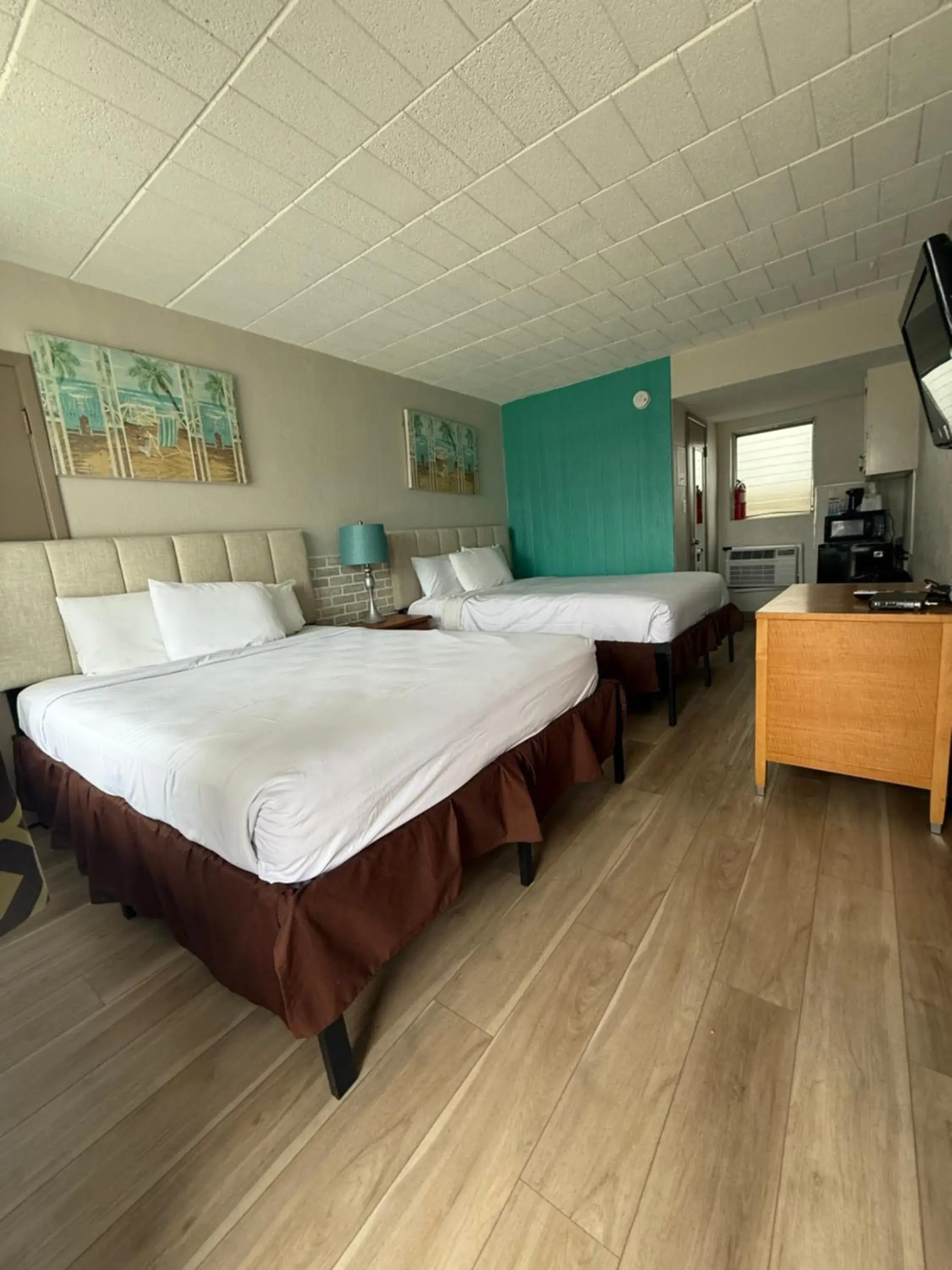 Bed in Monaco Motel - Wildwood Beach & Boardwalk Bed in Monaco Motel - Wildwood Beach & Boardwalk