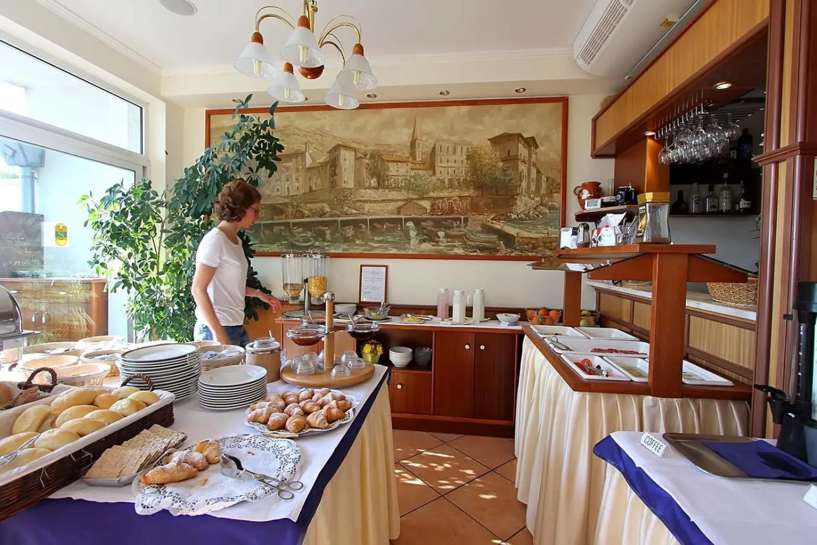 Restaurant/places to eat in Hotel Stanger