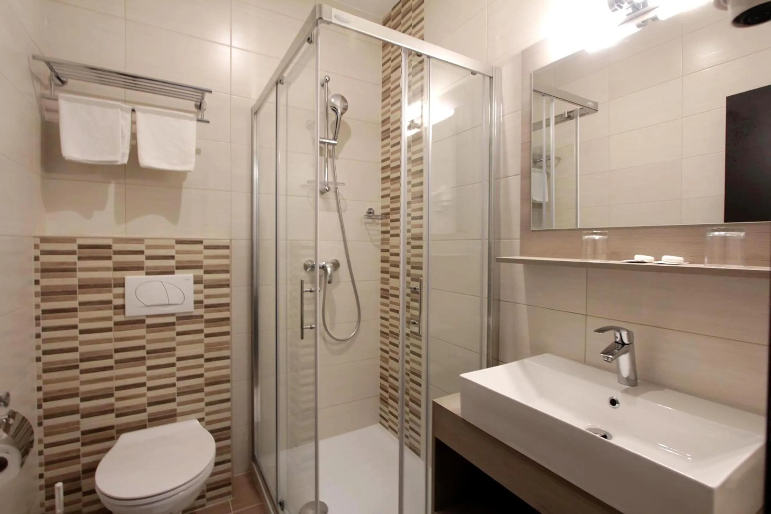 Shower in Hotel Stanger