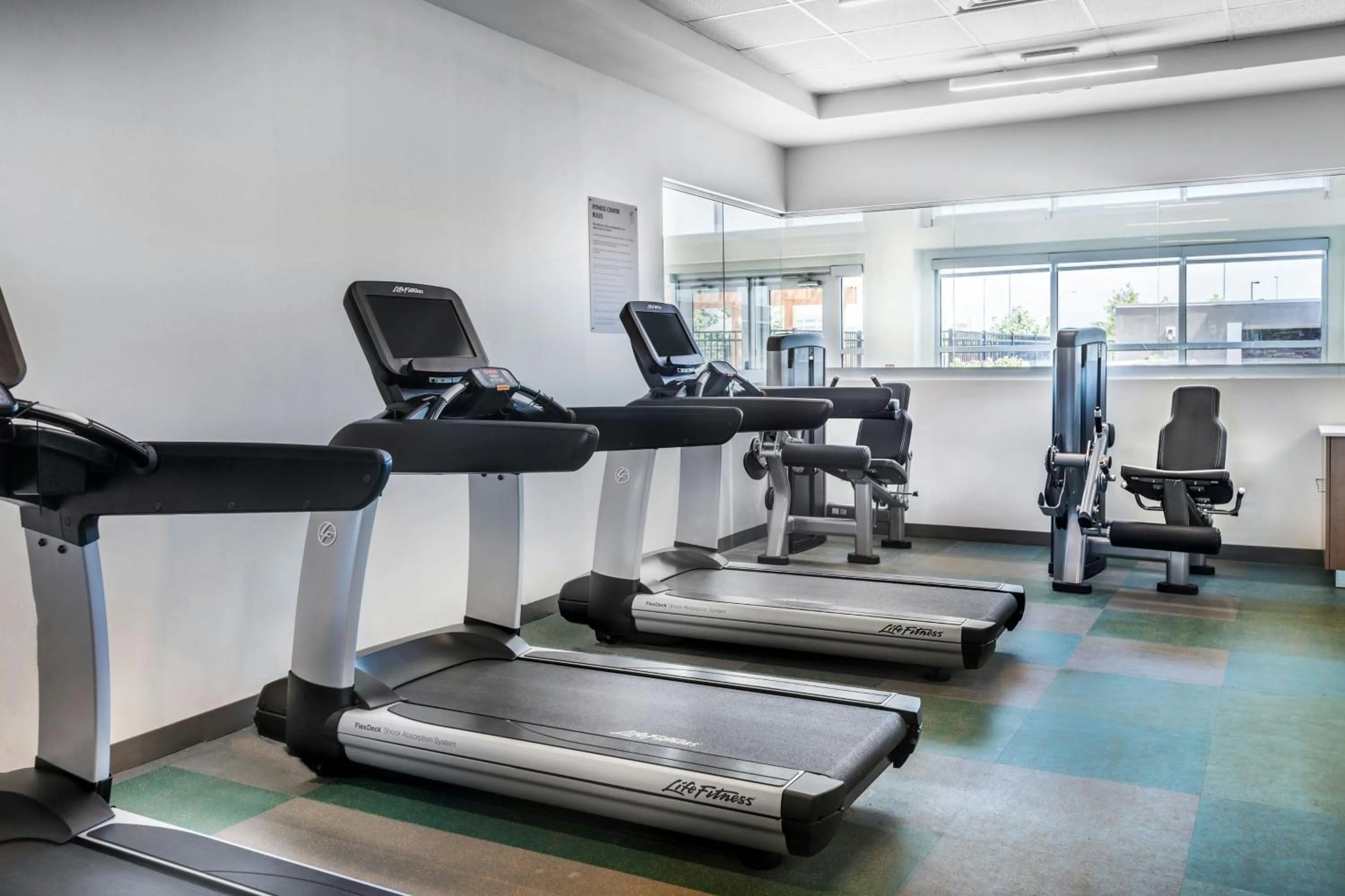 Fitness centre/facilities in Element Houston Katy