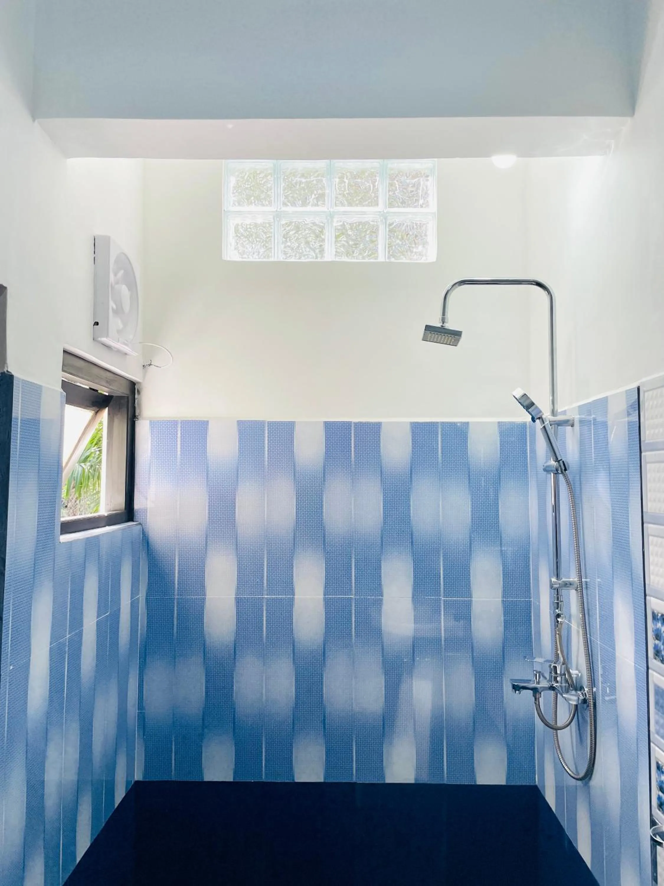 Shower in Royal Mount Ella