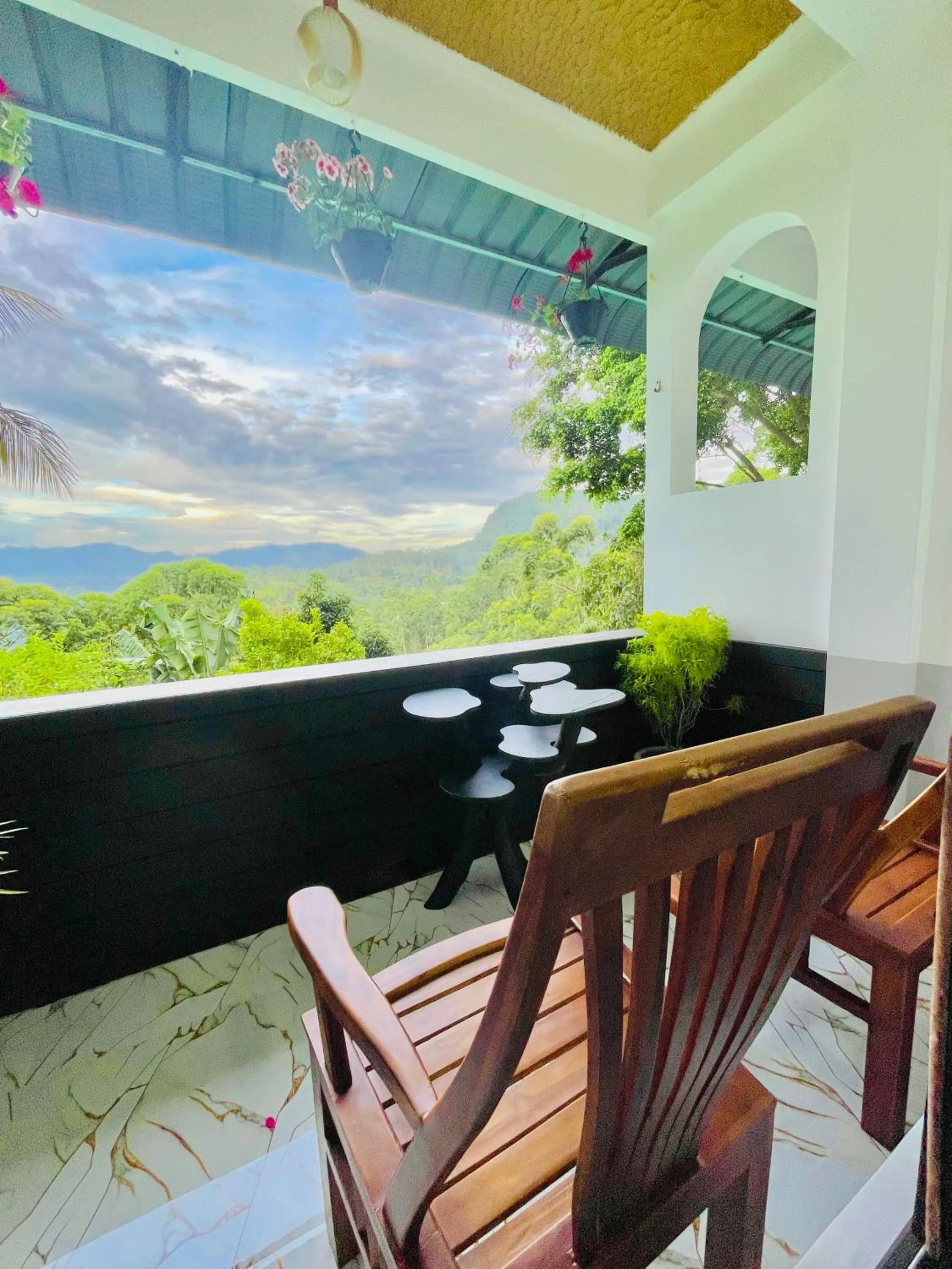 Balcony/Terrace in Royal Mount Ella