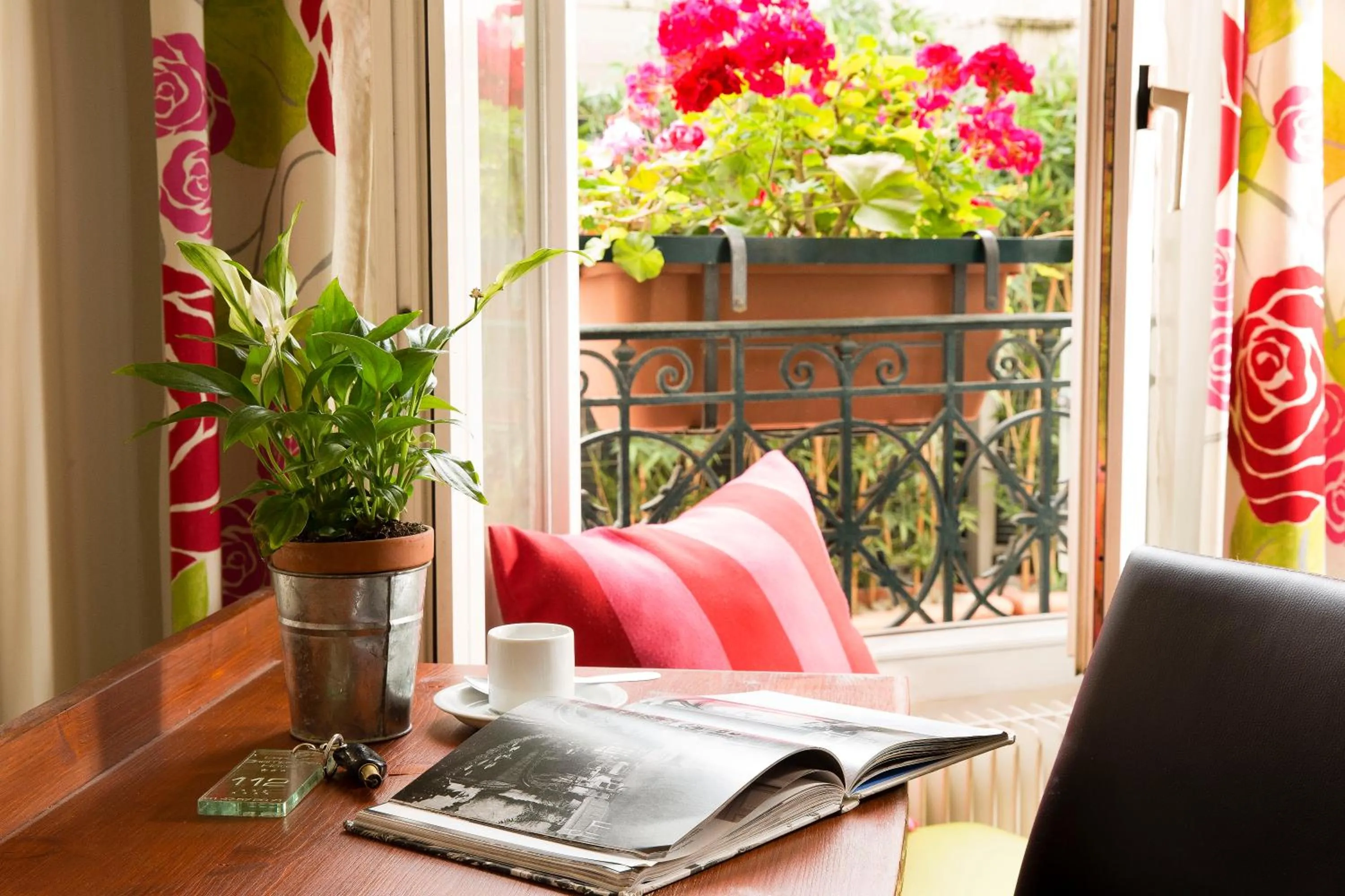 Decorative detail in Hotel Espace Champerret