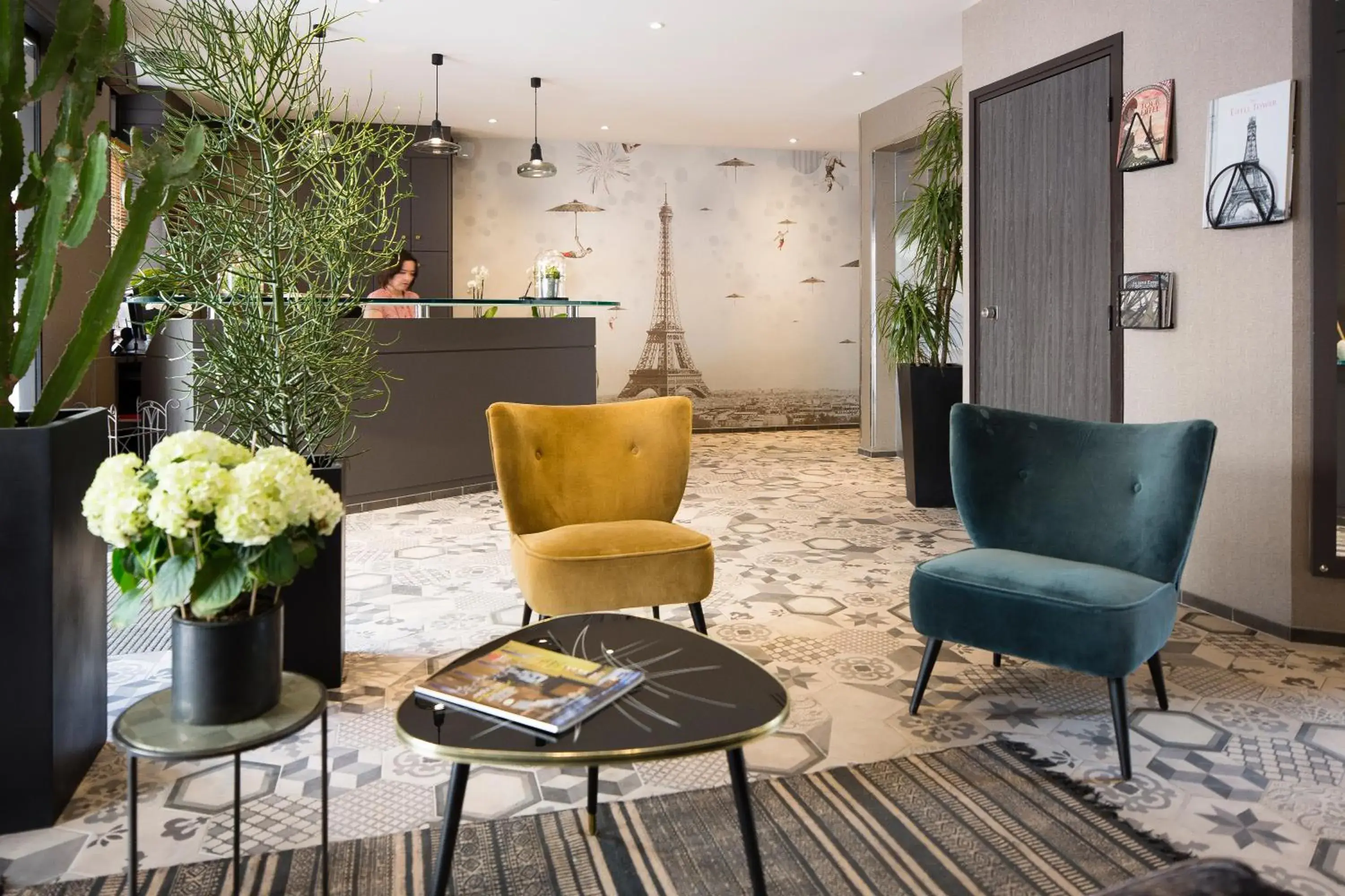 Lobby or reception in Hotel Espace Champerret Lobby or reception in Hotel Espace Champerret