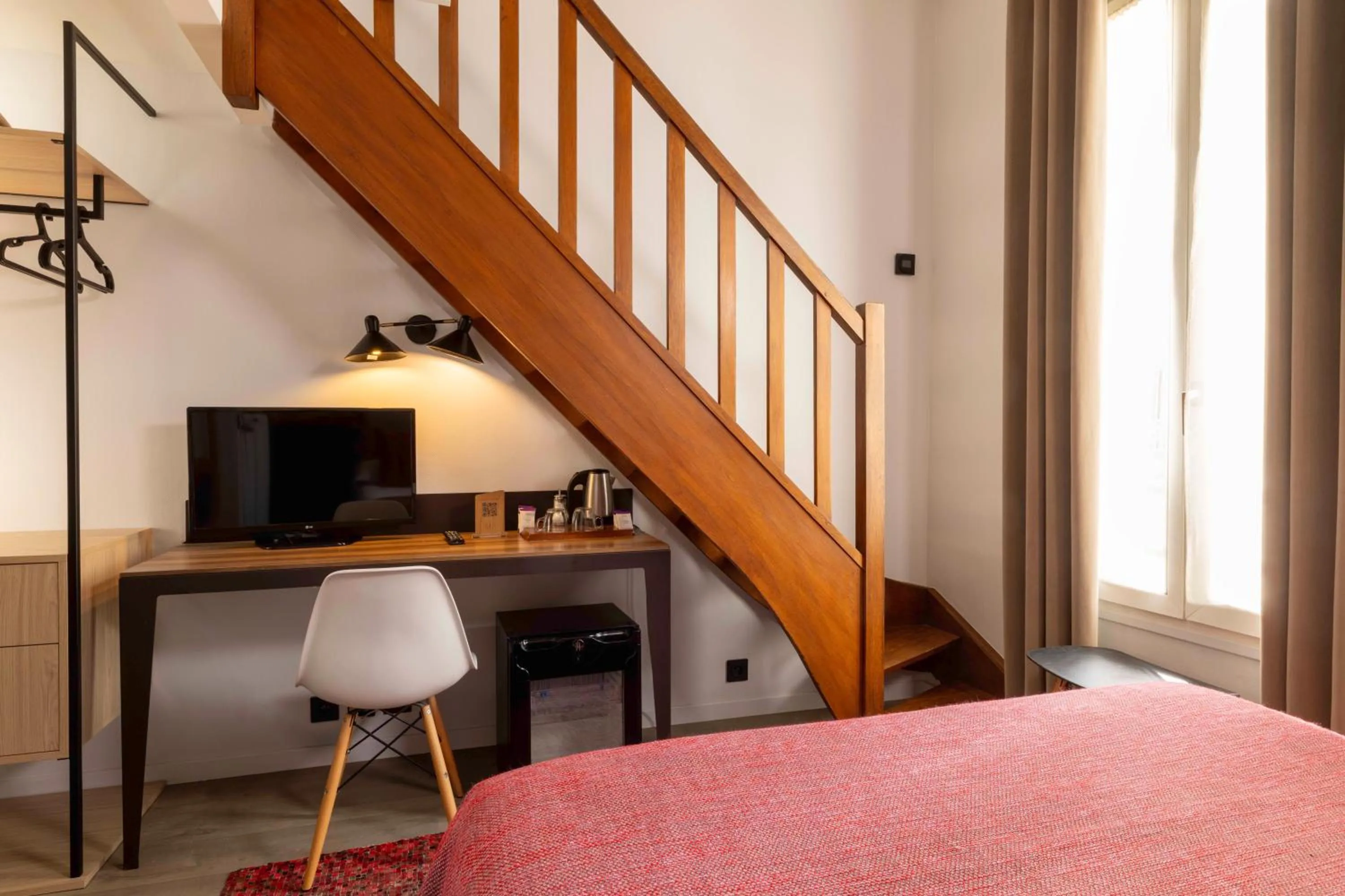 Bed in Hotel Espace Champerret