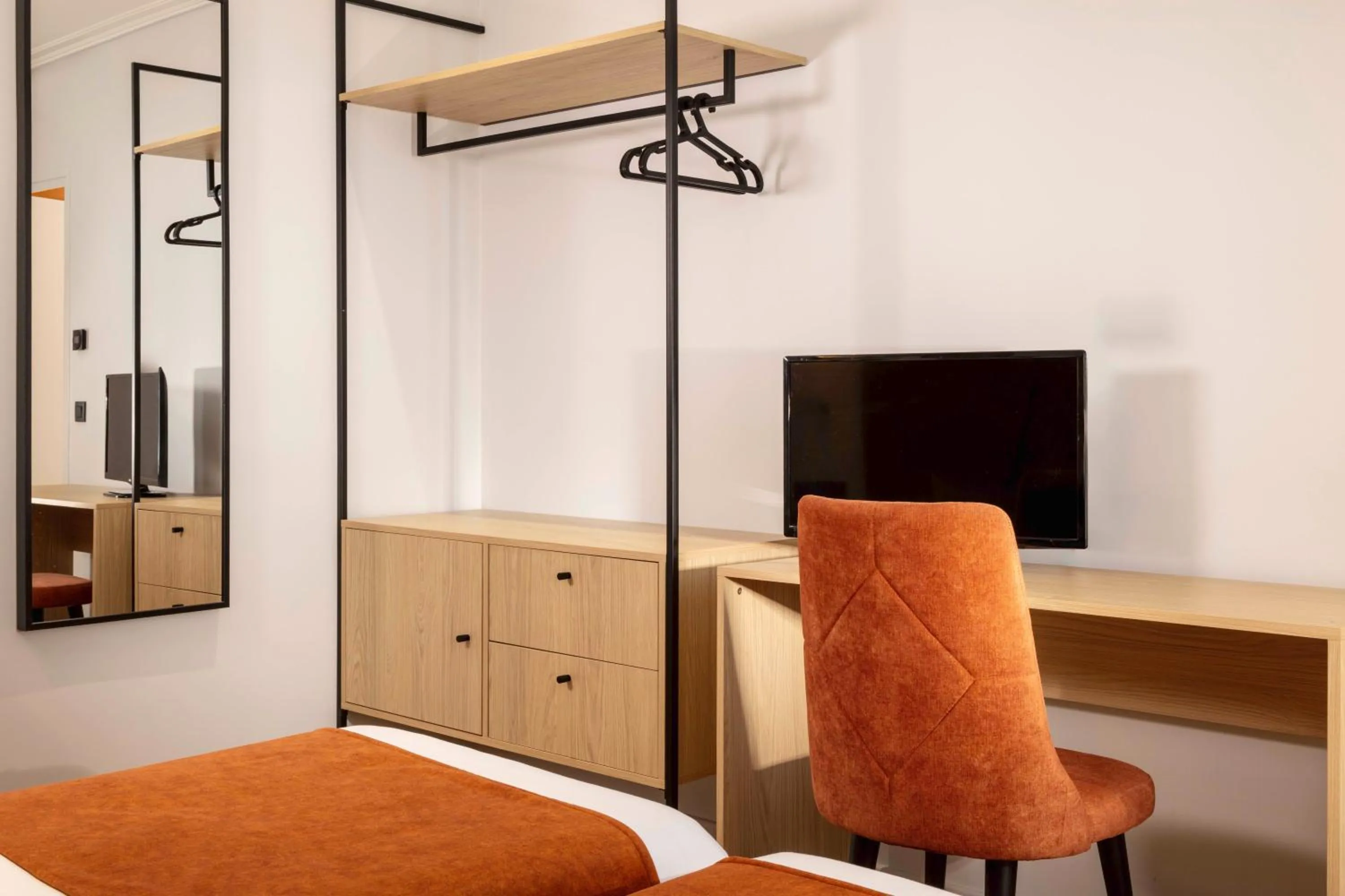 Bed in Hotel Espace Champerret