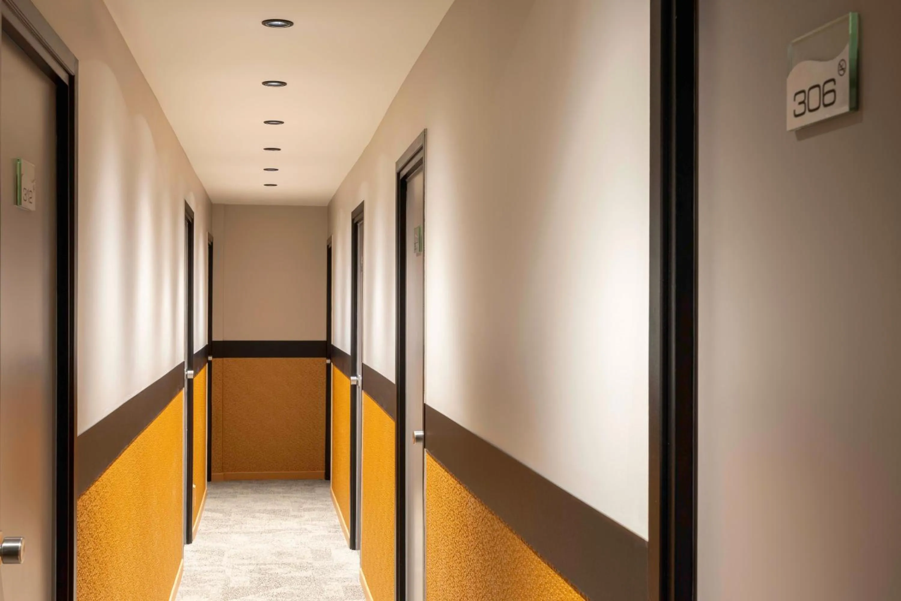 Decorative detail in Hotel Espace Champerret