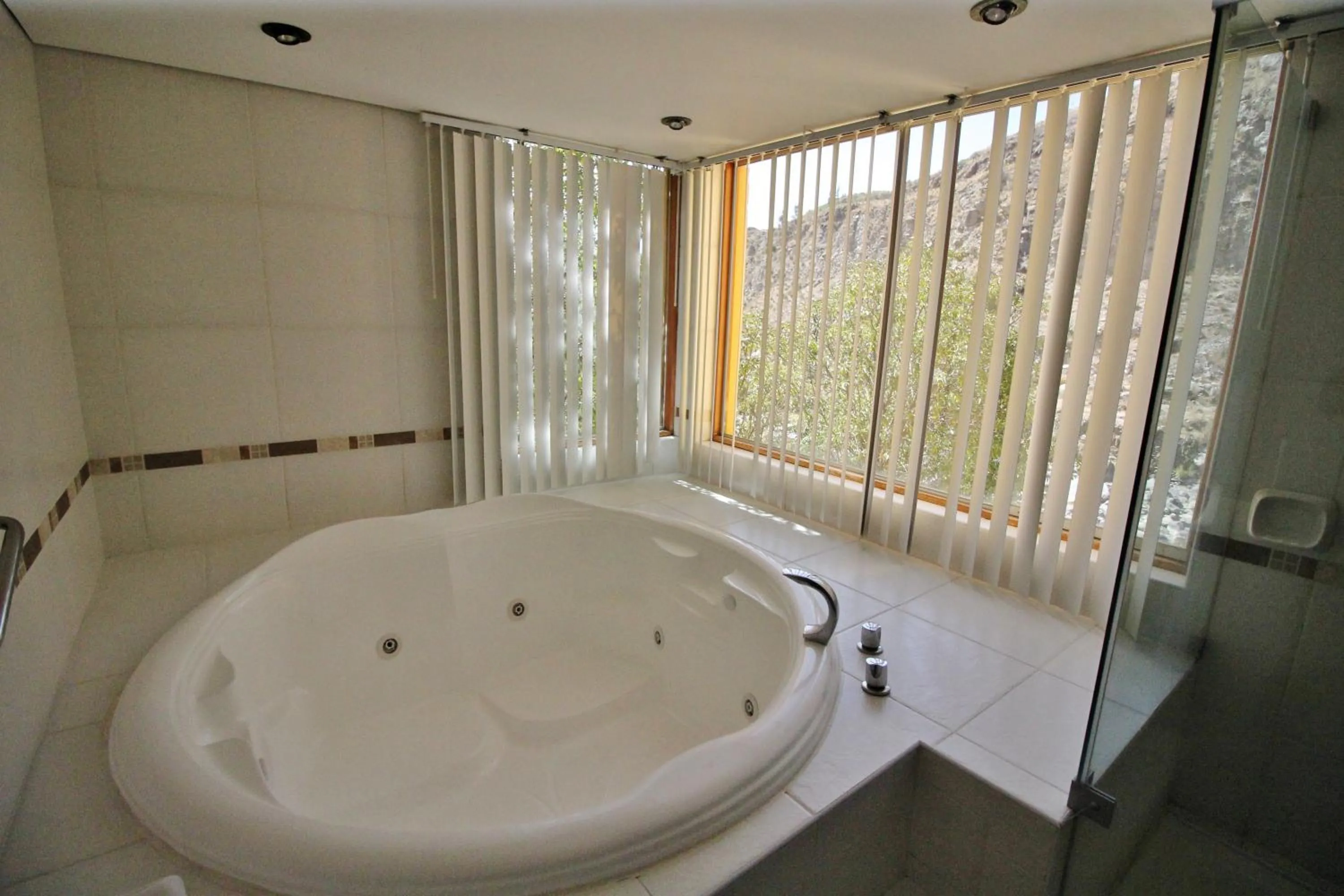 Family Room with Balcony in Hotel El Refugio d'Elise