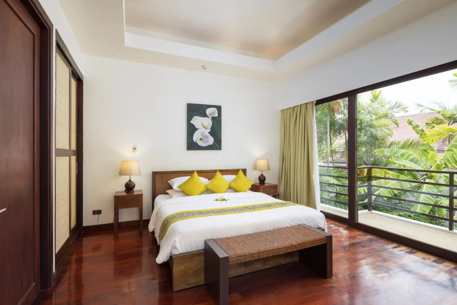 Bed in Dhevatara Cove