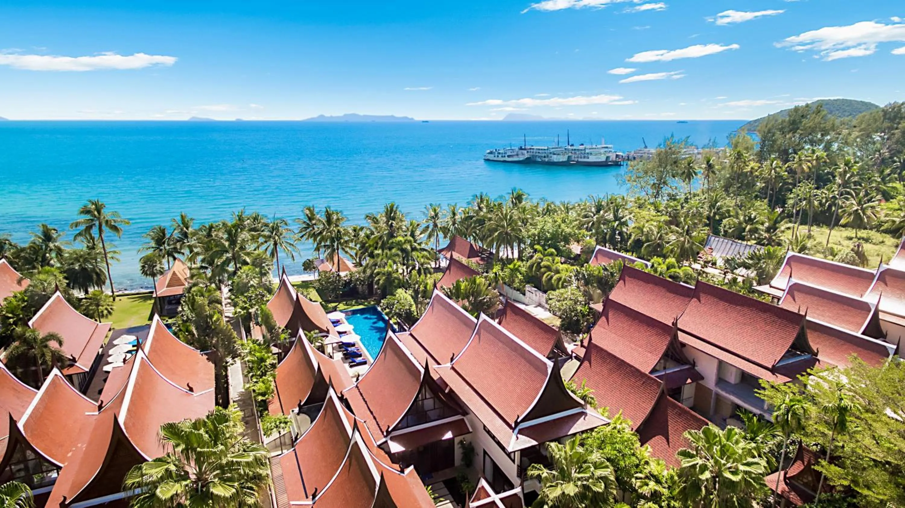 Bird's eye view in Dhevatara Cove