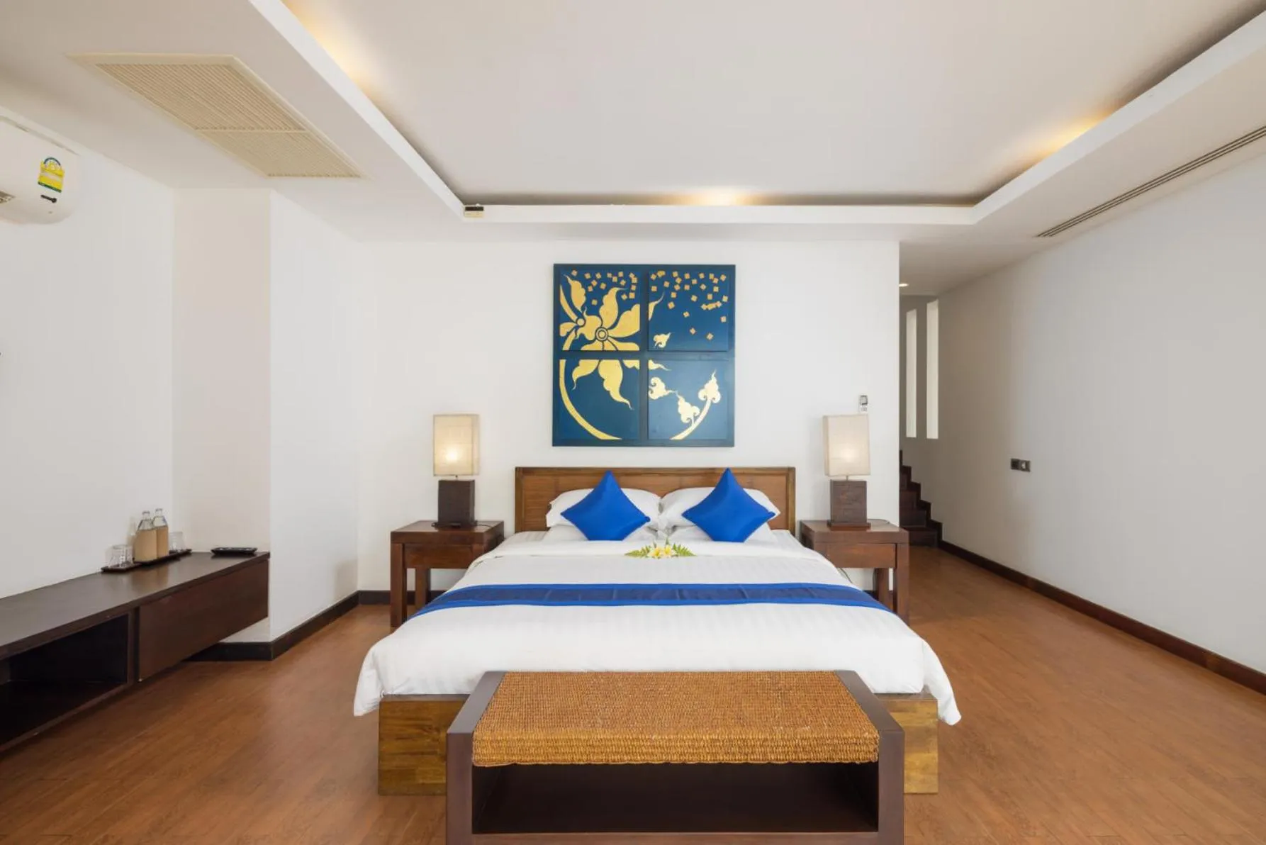 Bed in Dhevatara Cove