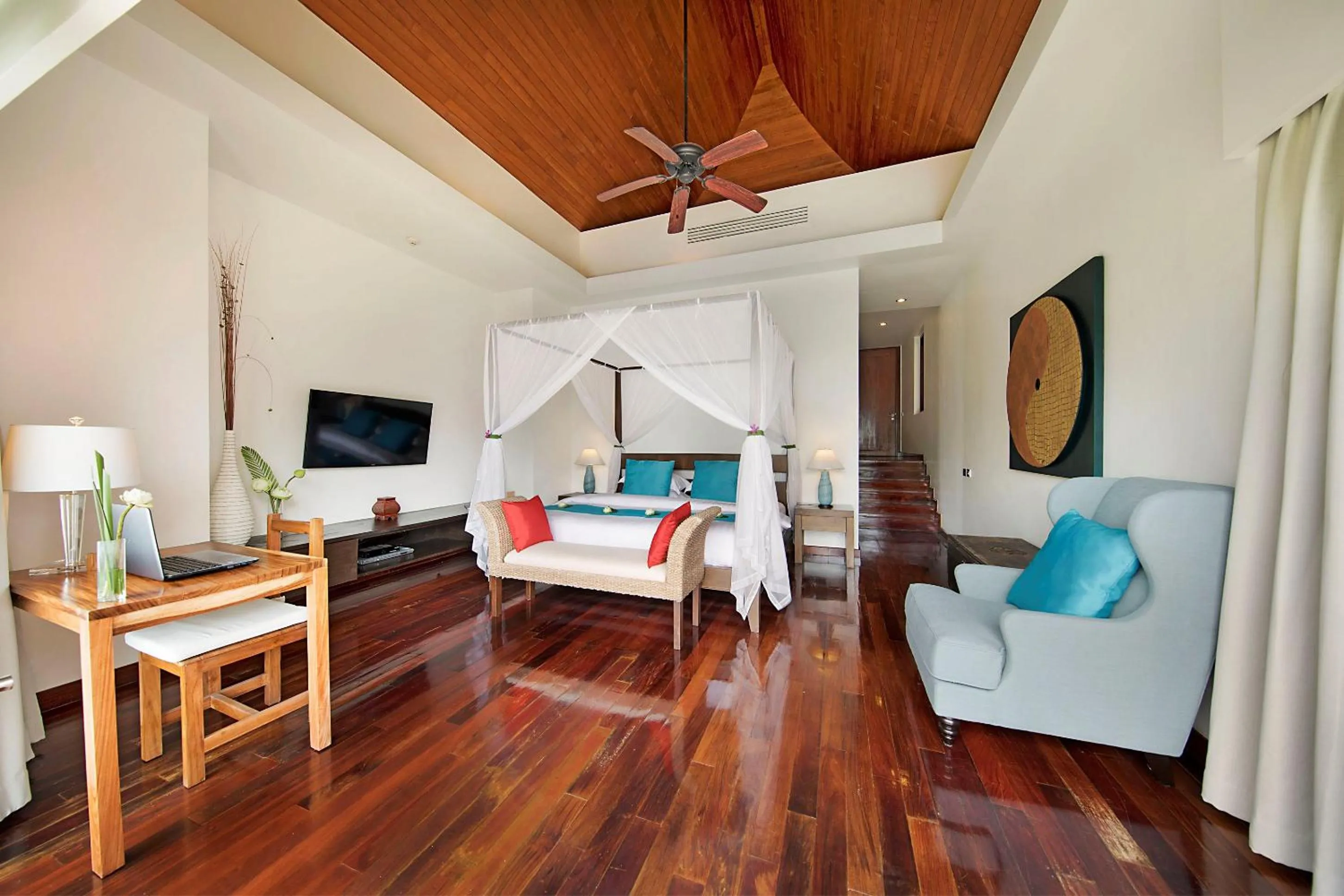 TV and multimedia in Dhevatara Cove