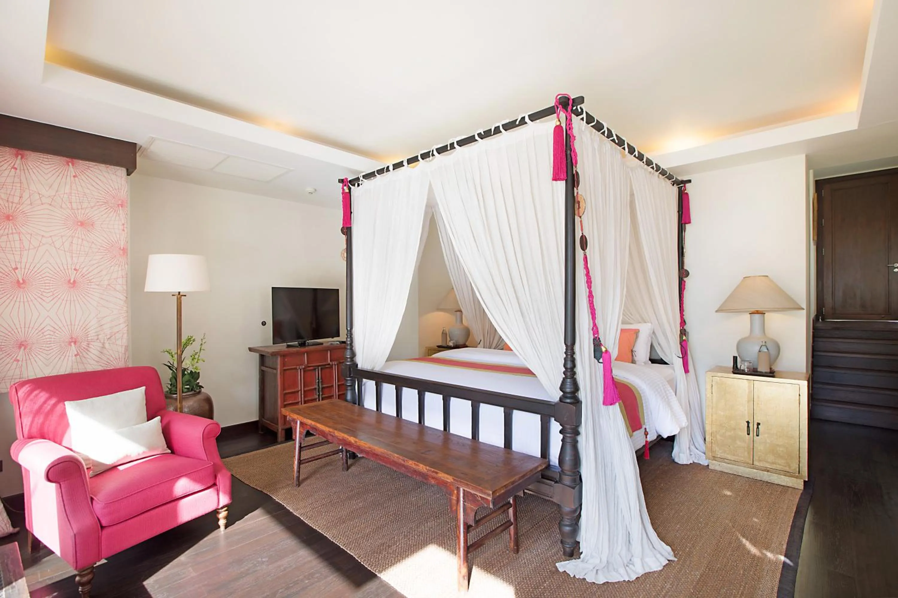 Bed in Dhevatara Cove