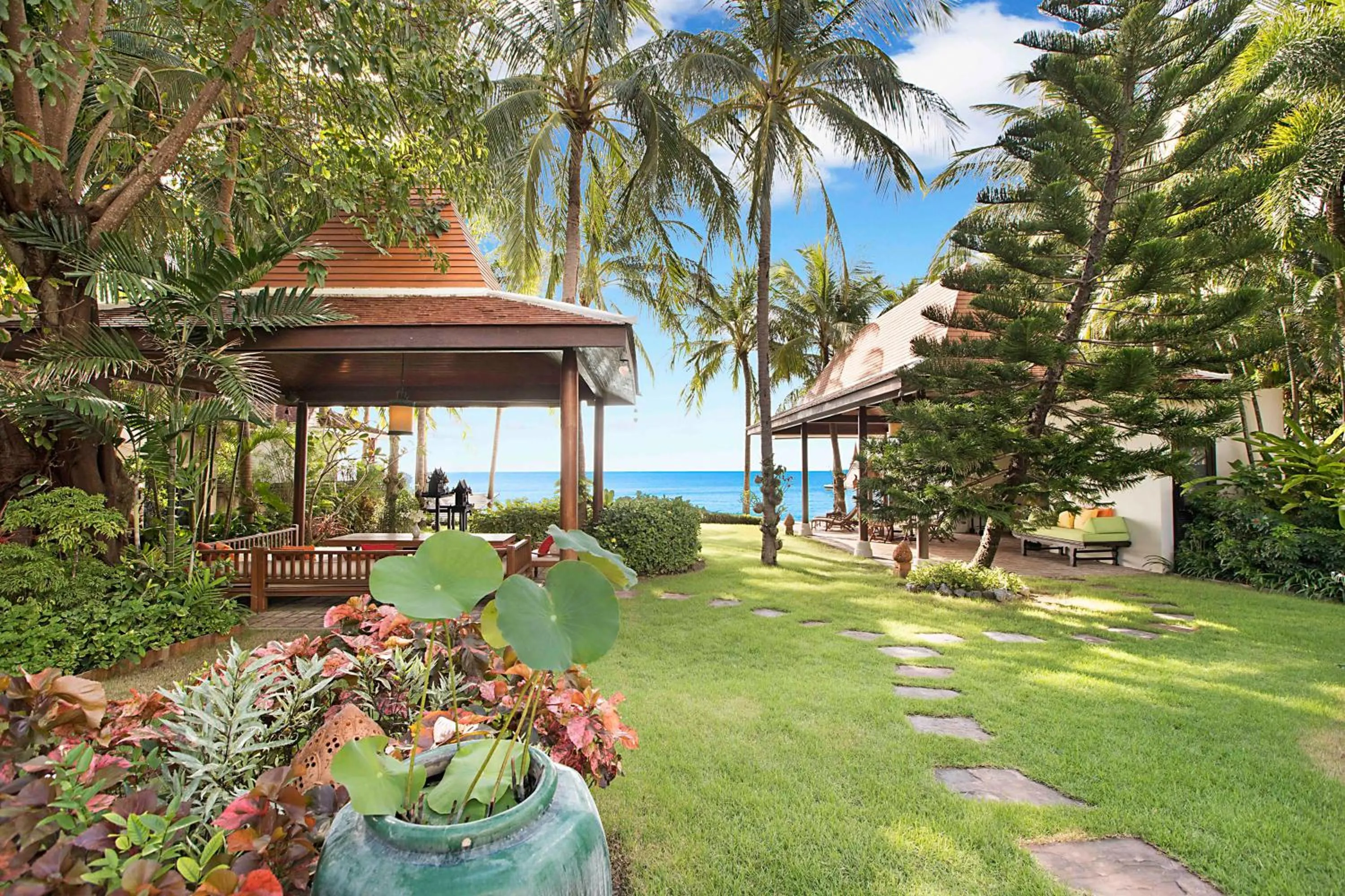 Garden in Dhevatara Cove